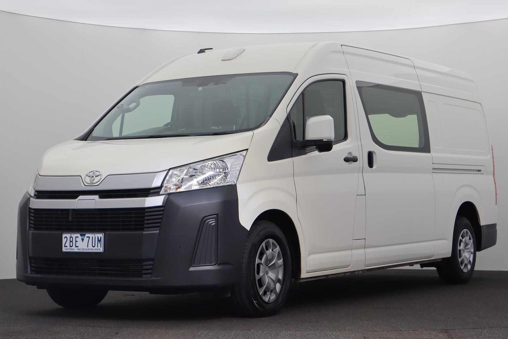 Toyota Hiace image 1