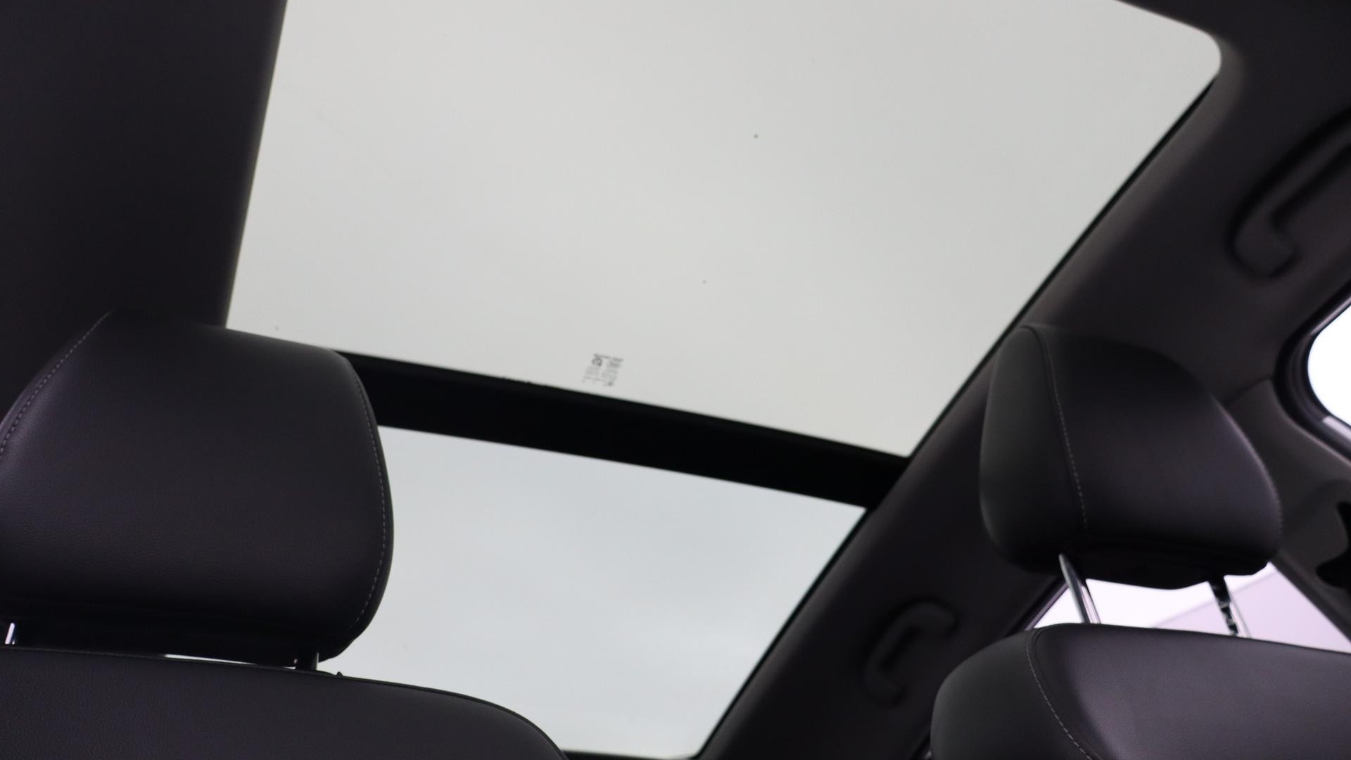 MG Zs image 4