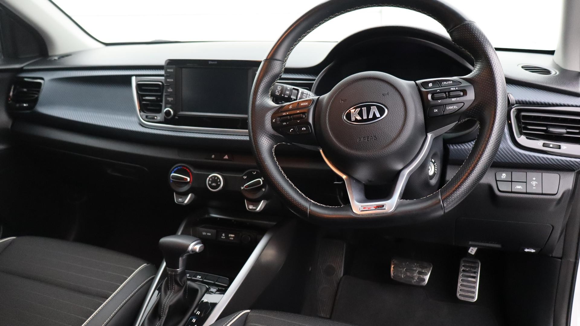 Kia Rio image 4