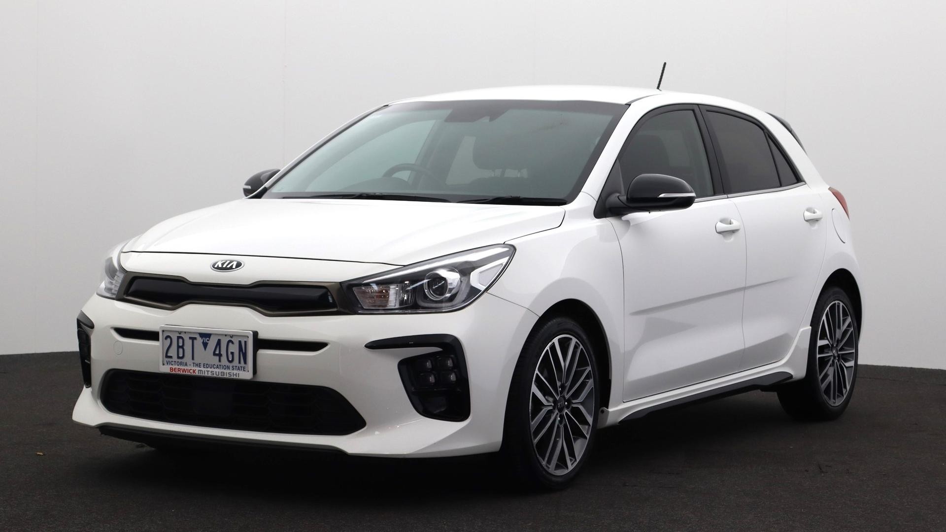 Kia Rio image 1