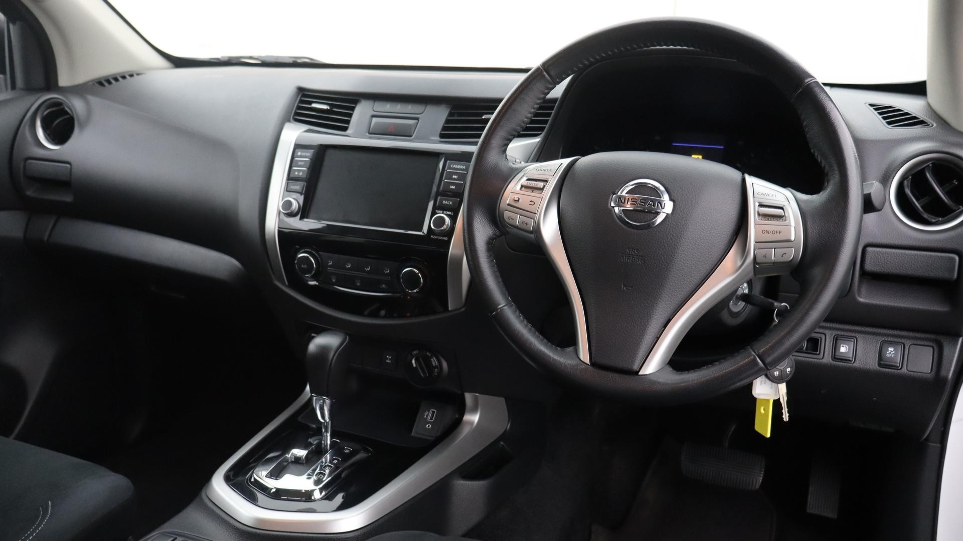 Nissan Navara image 4