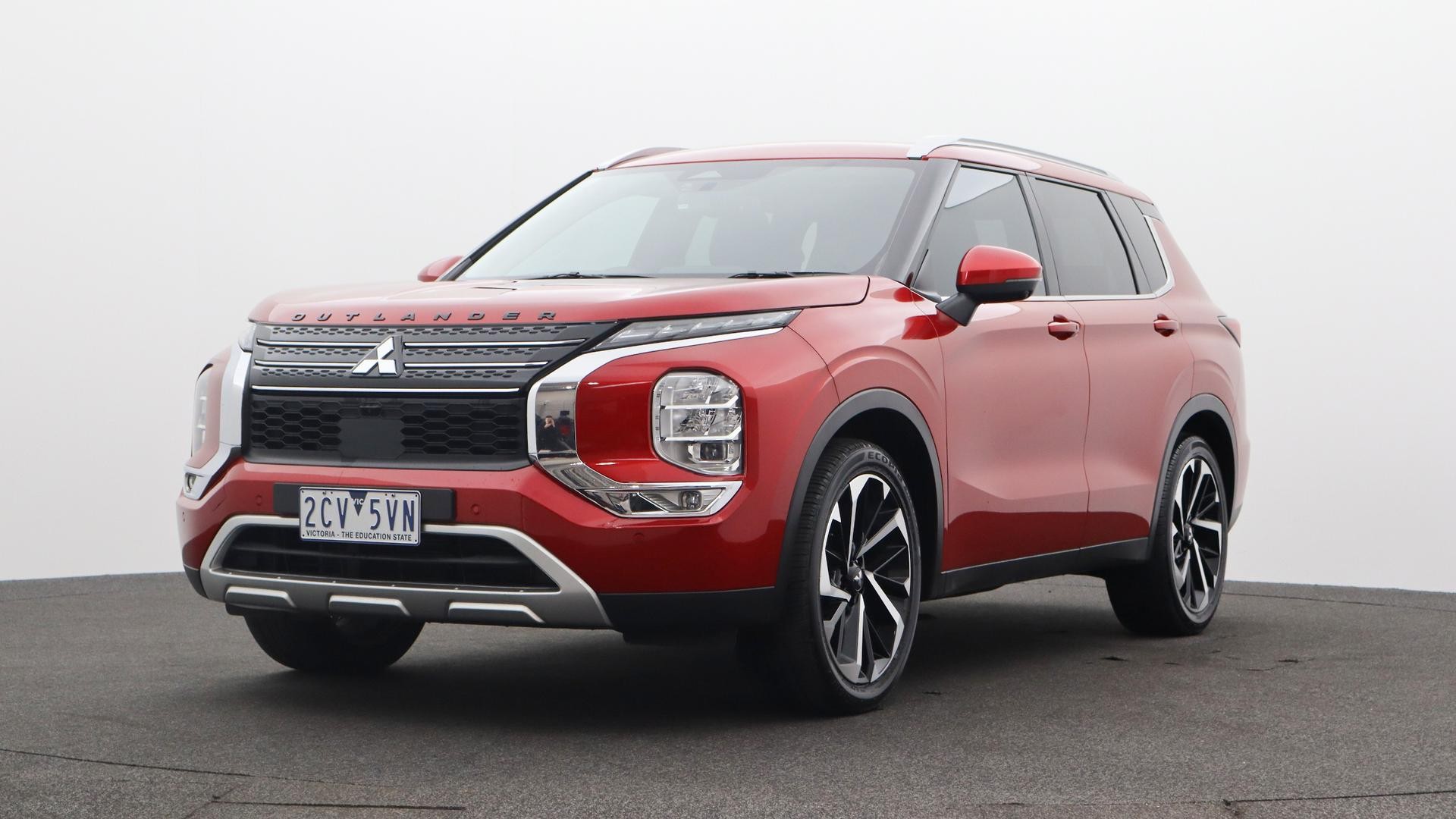 Mitsubishi Outlander image 1