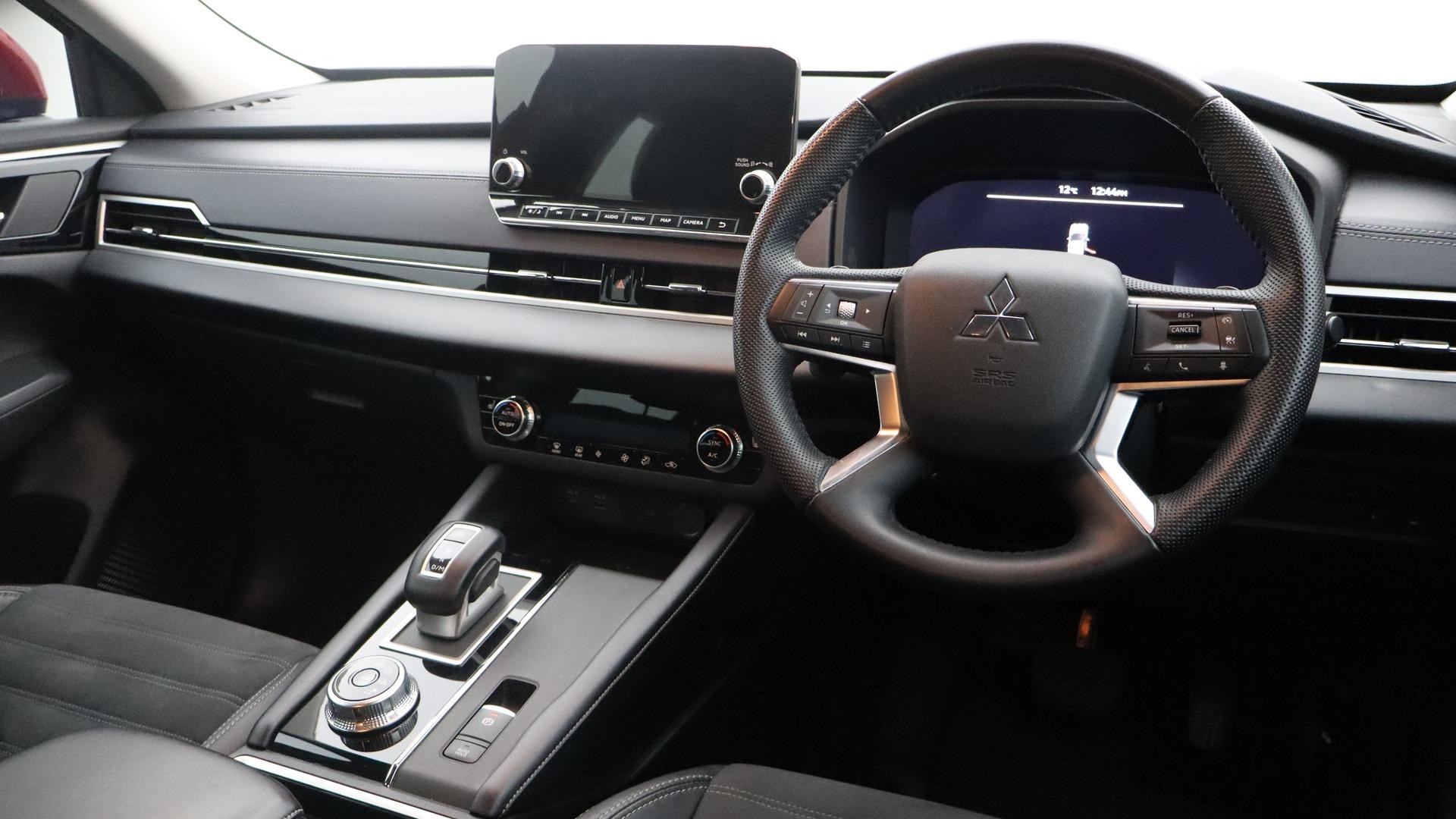 Mitsubishi Outlander image 4