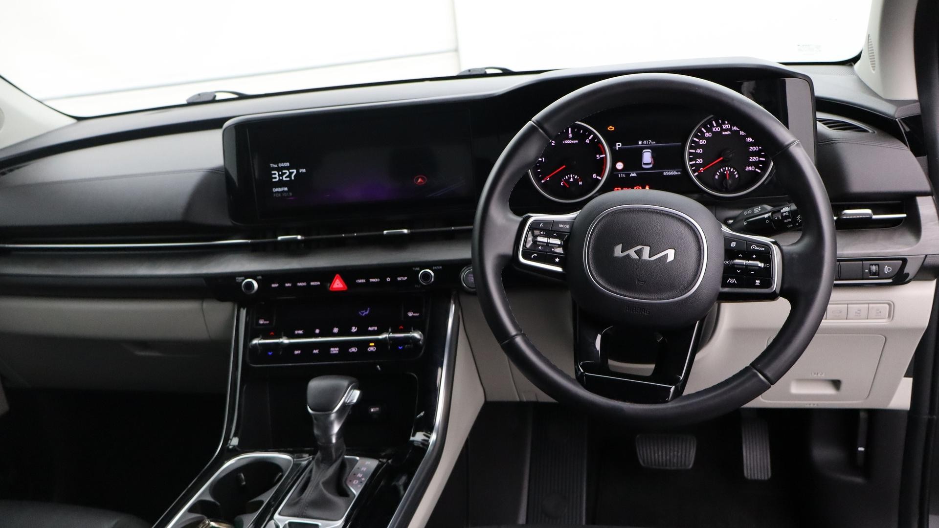 Kia Carnival image 4