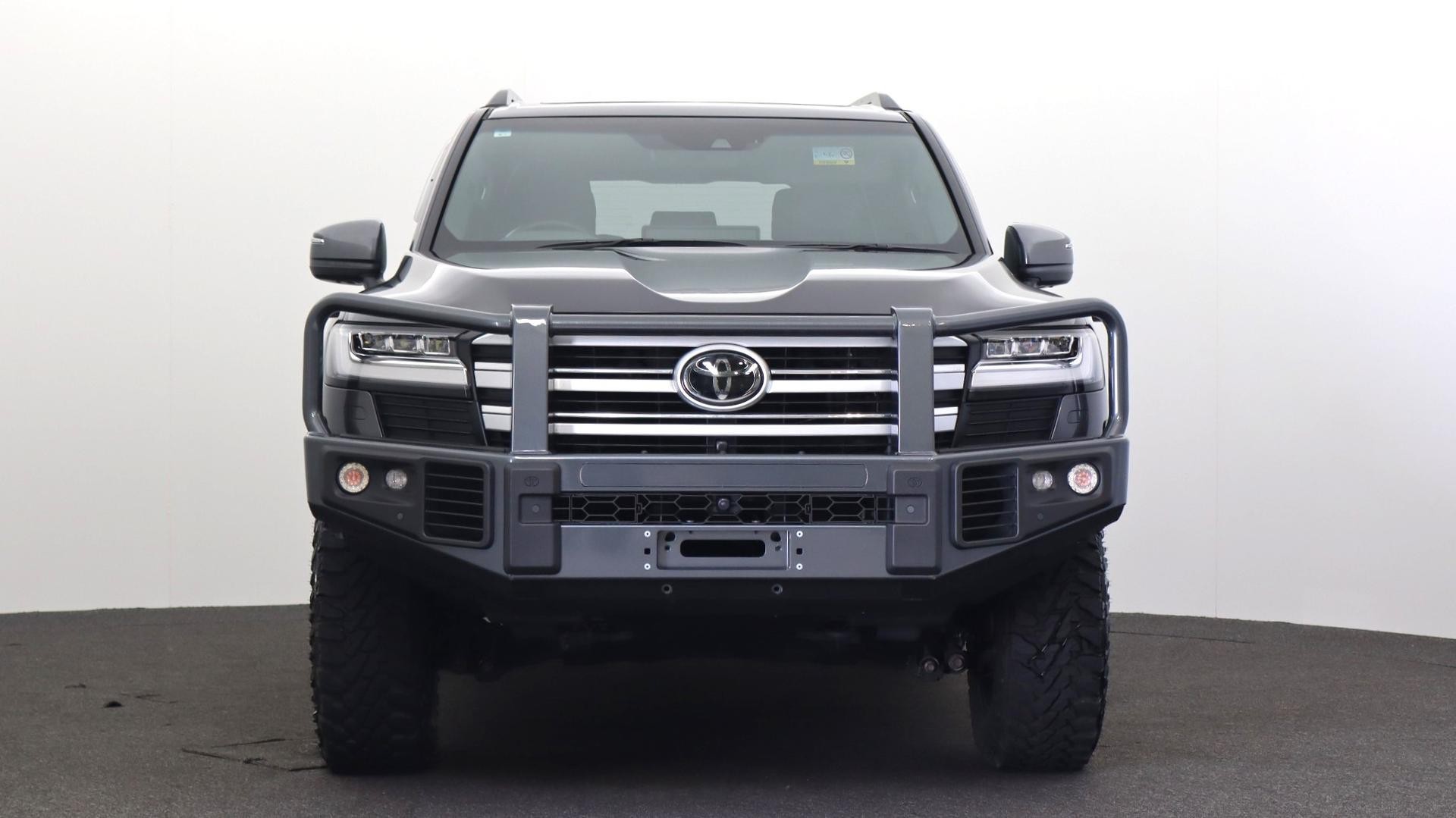 Toyota Landcruiser image 2