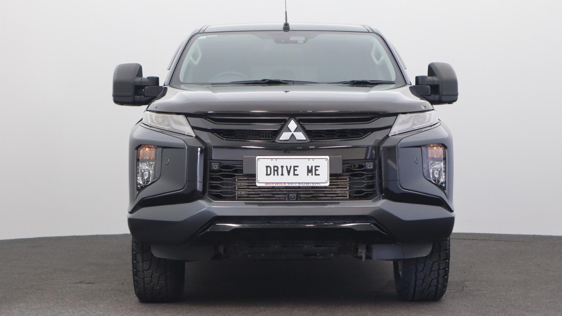 Mitsubishi Triton image 2