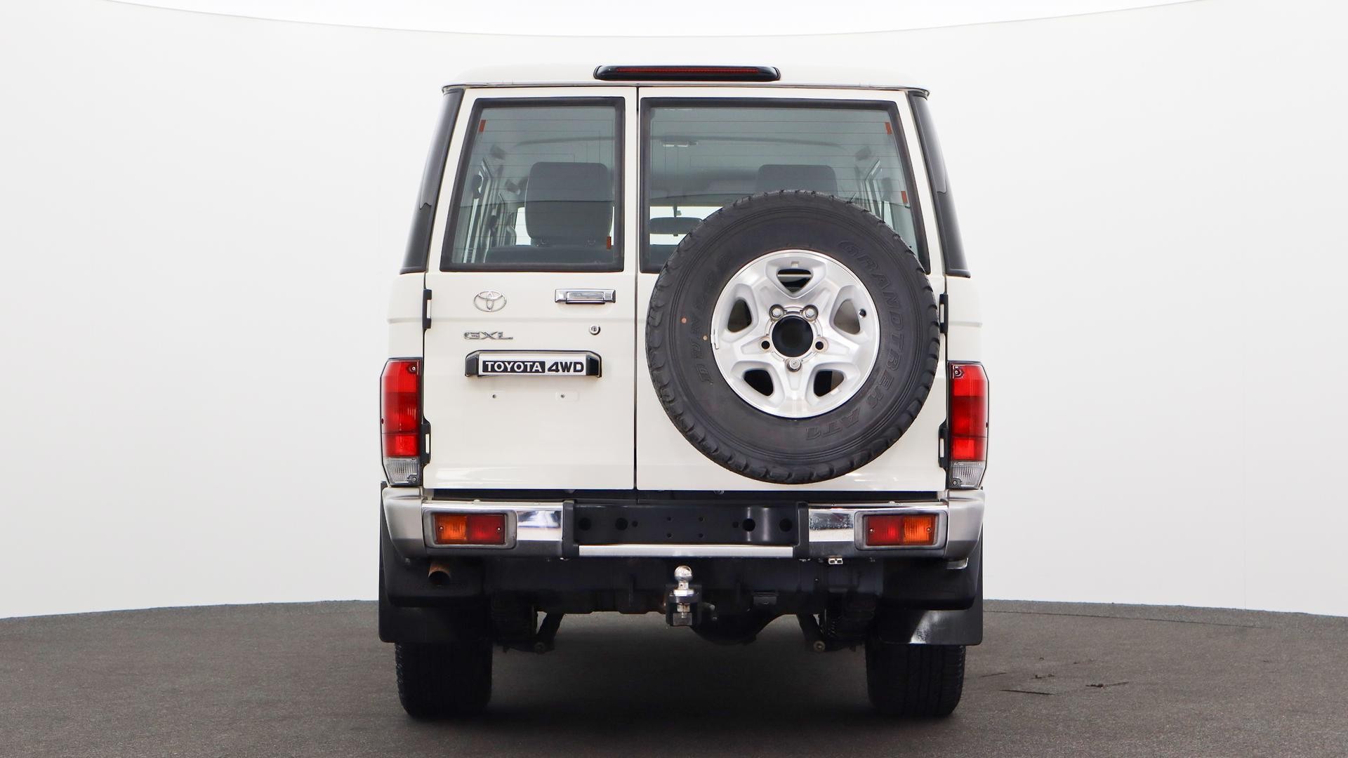 Toyota Landcruiser image 3