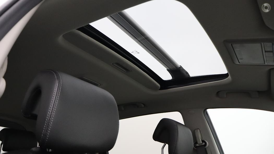 Holden Captiva image 4