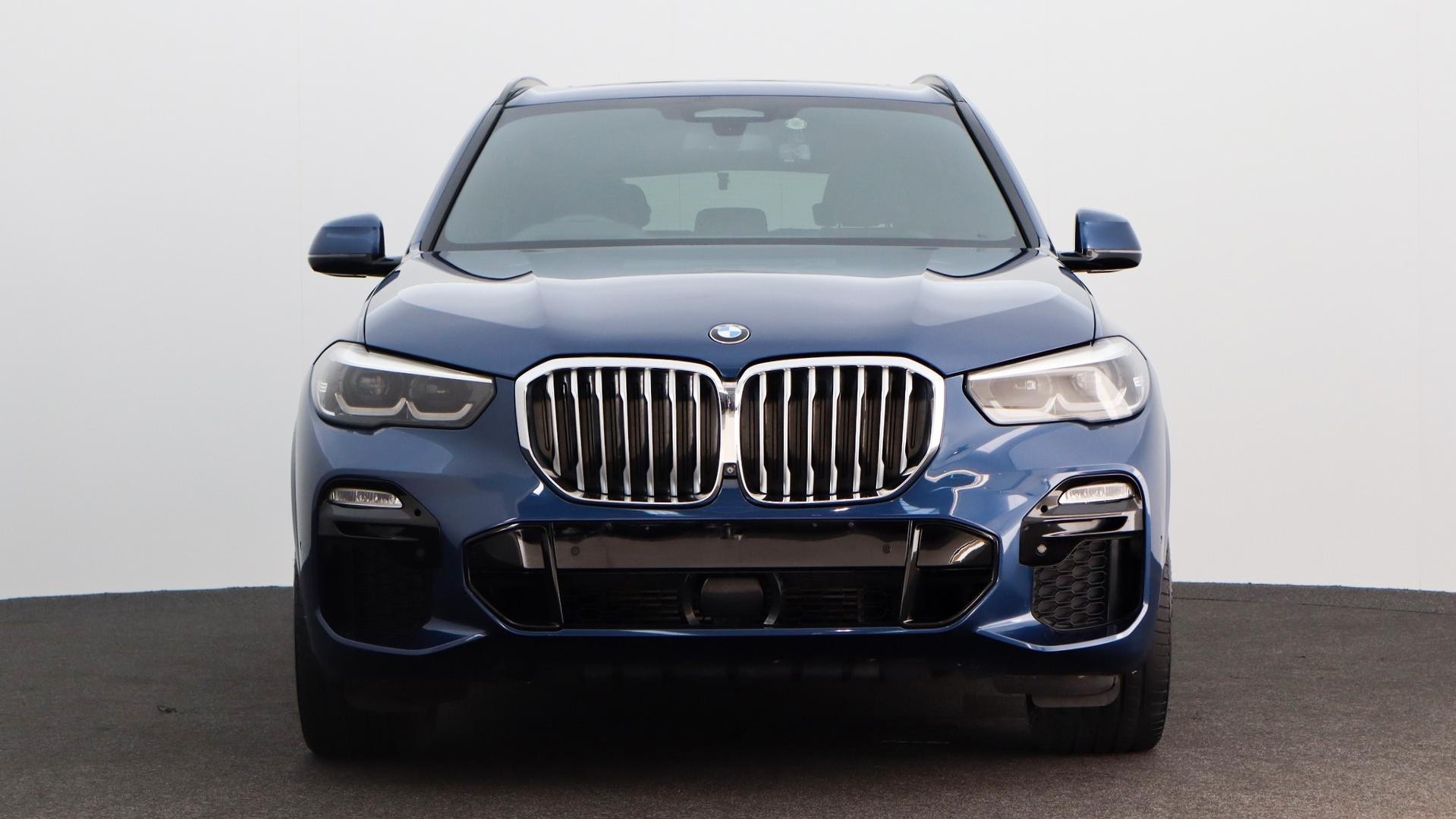 BMW X5 image 2