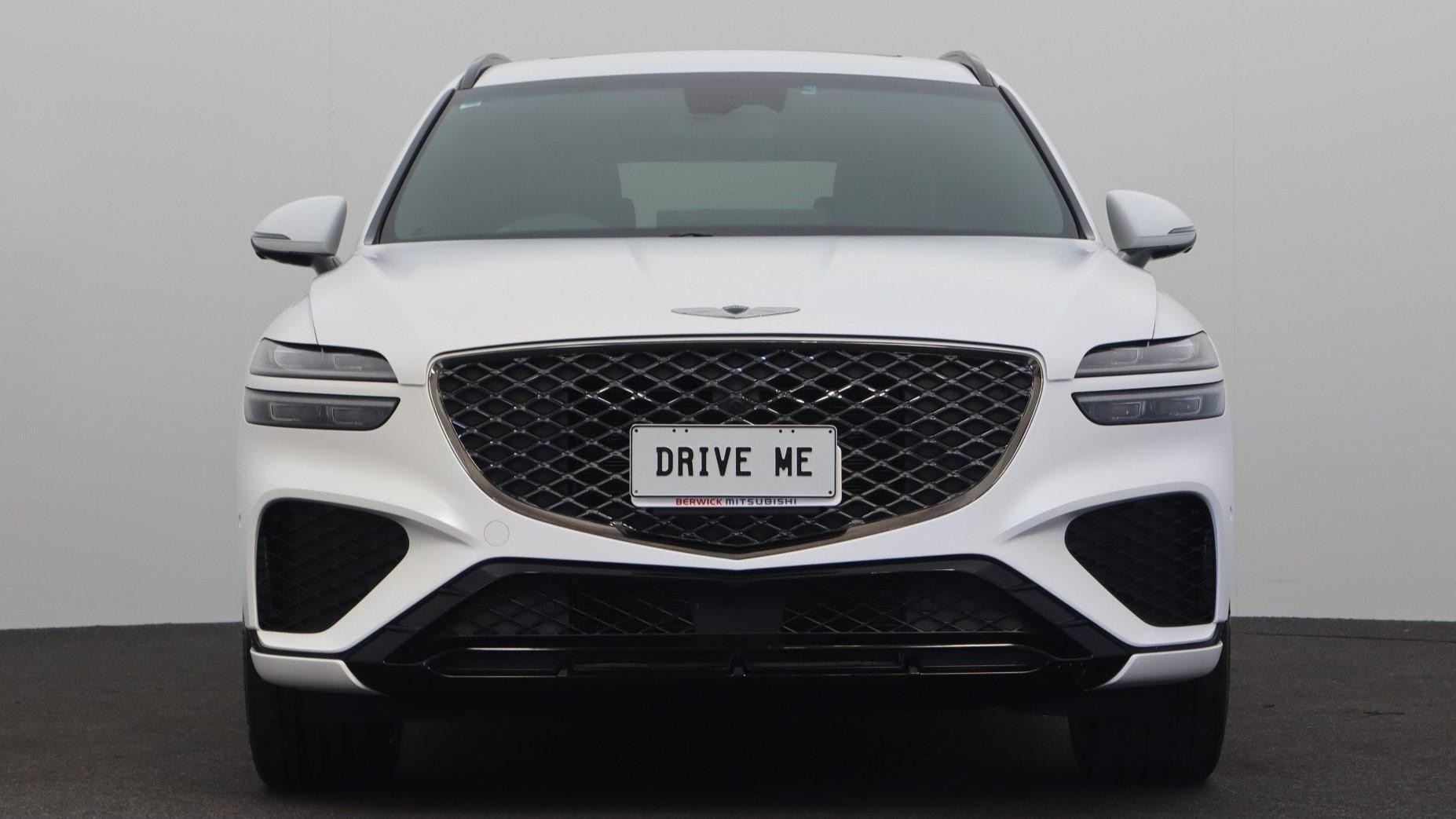 Genesis Gv70 image 2