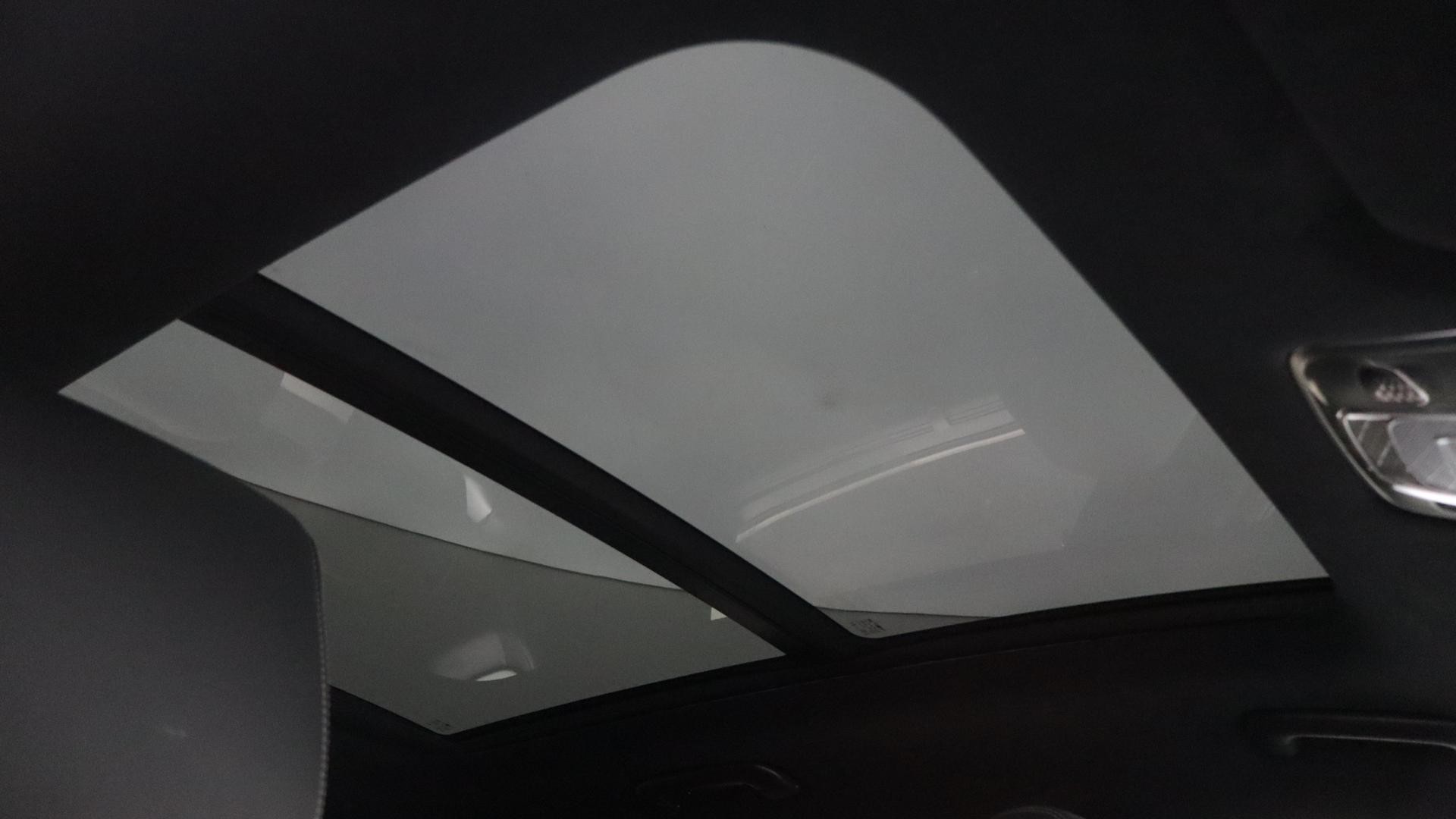 Genesis Gv70 image 4