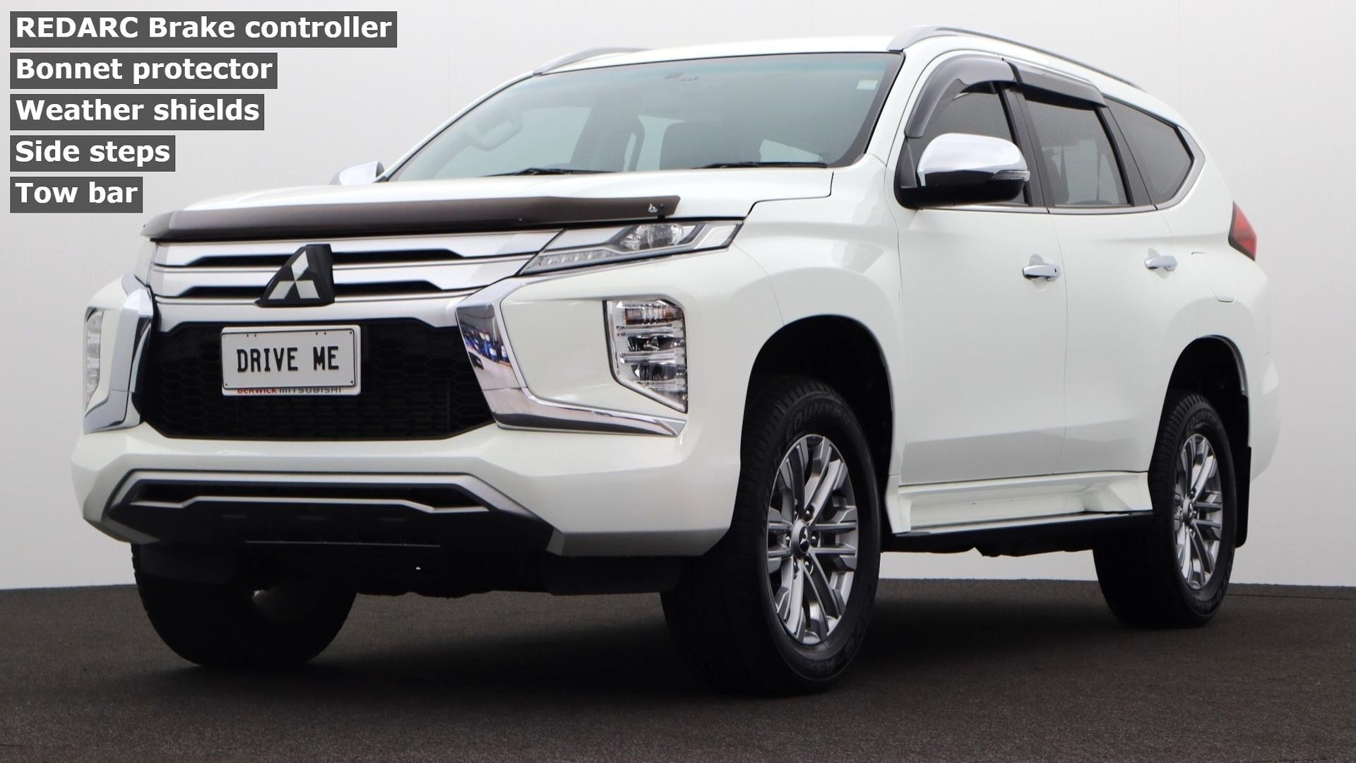 Mitsubishi Pajero Sport image 1