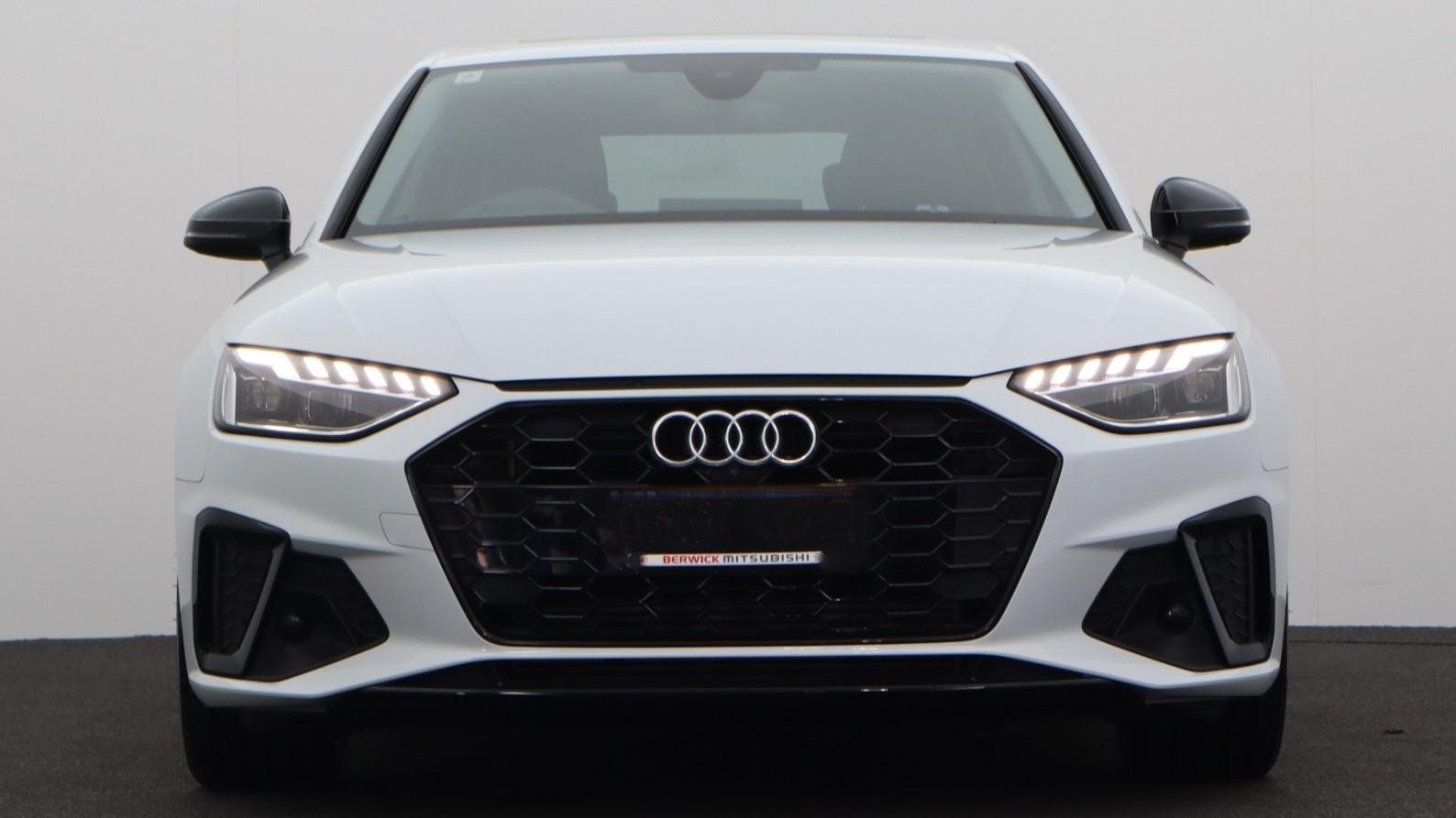 Audi A4 image 2