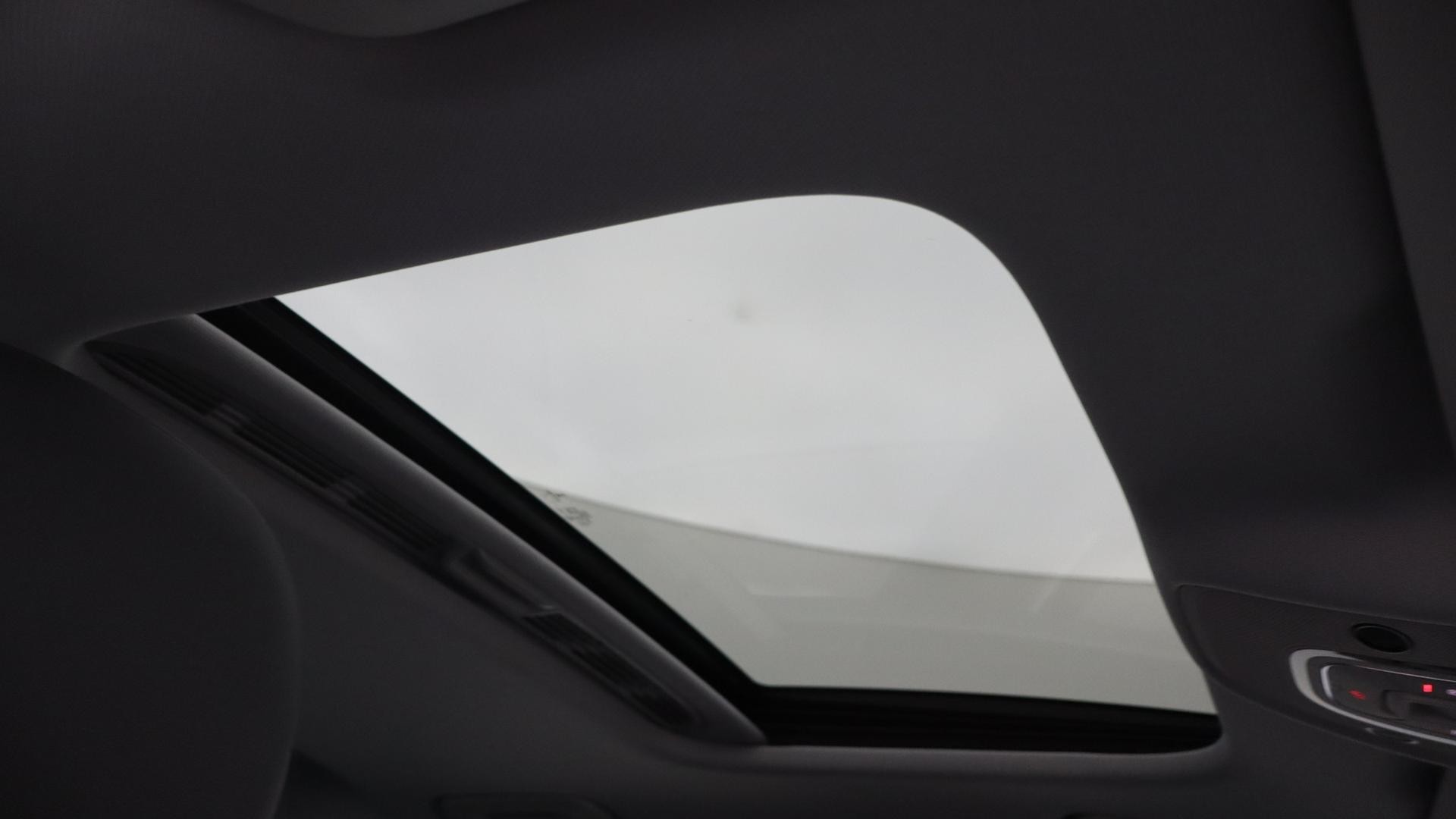 Audi A4 image 4