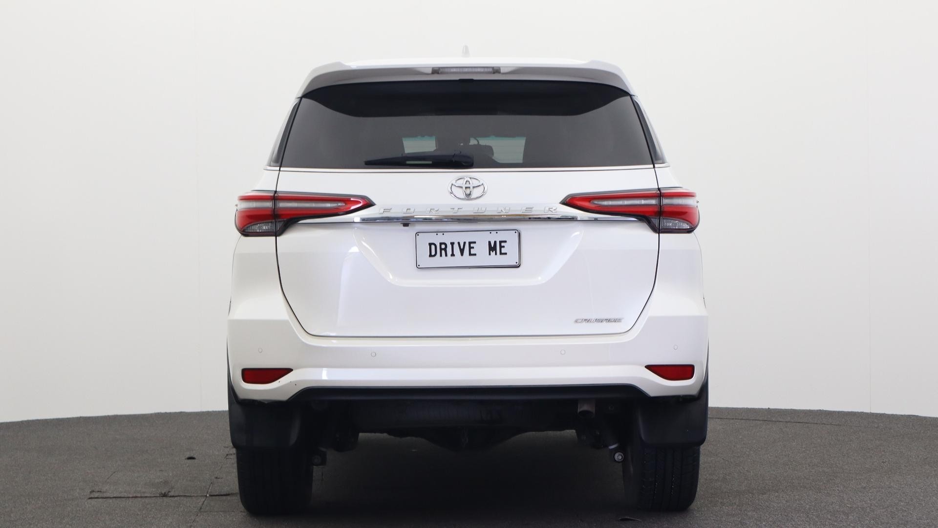 Toyota Fortuner image 3