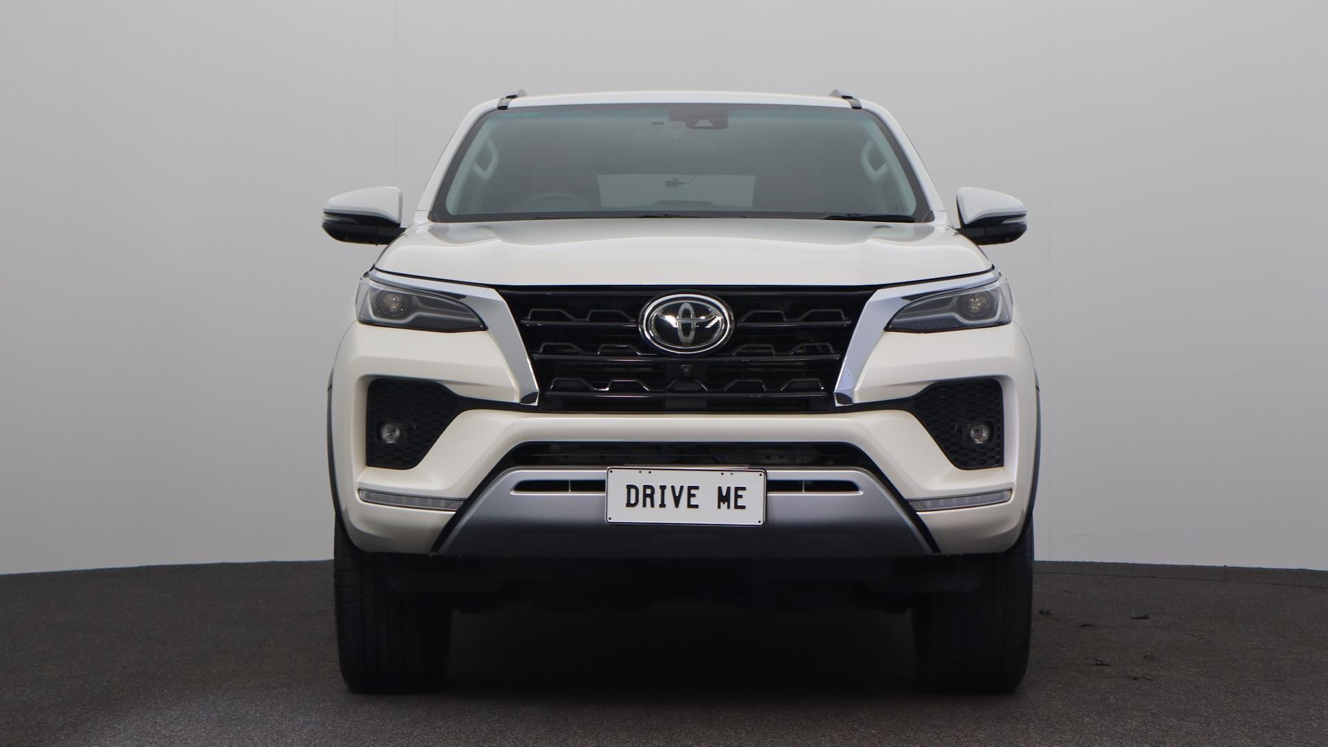 Toyota Fortuner image 2