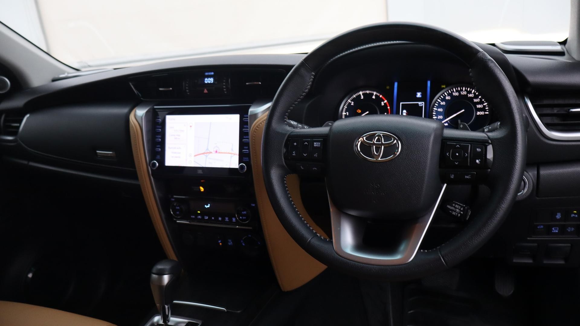 Toyota Fortuner image 4