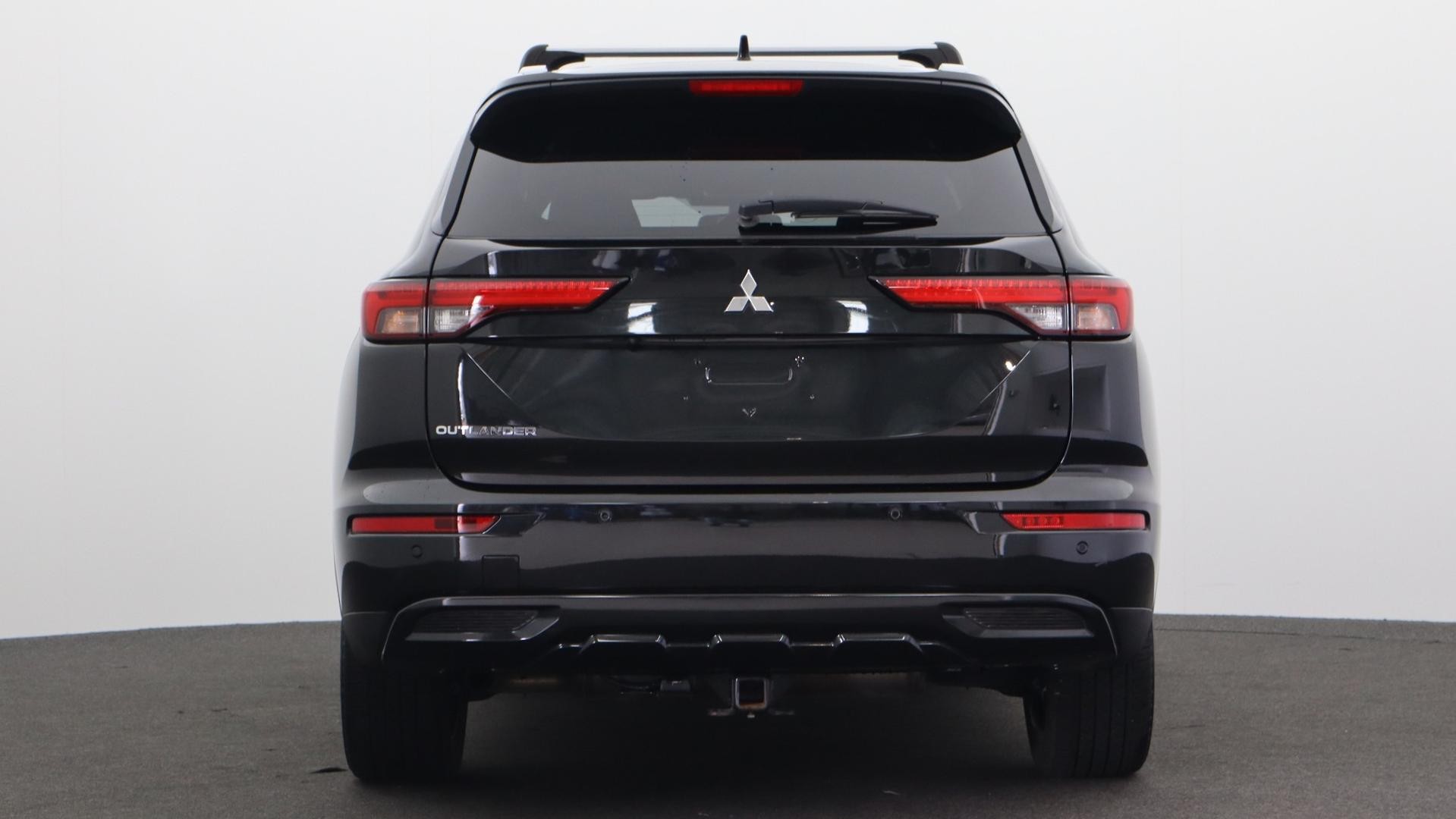 Mitsubishi Outlander image 3