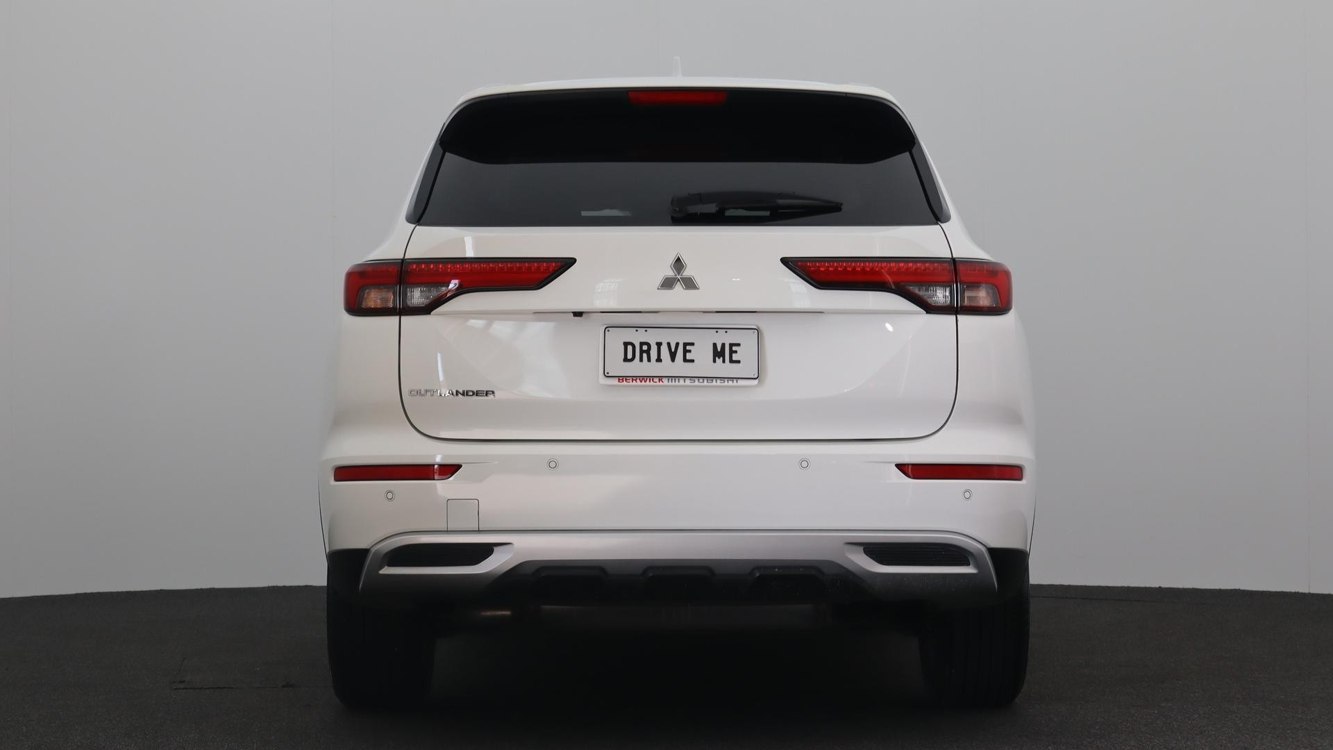 Mitsubishi Outlander image 3