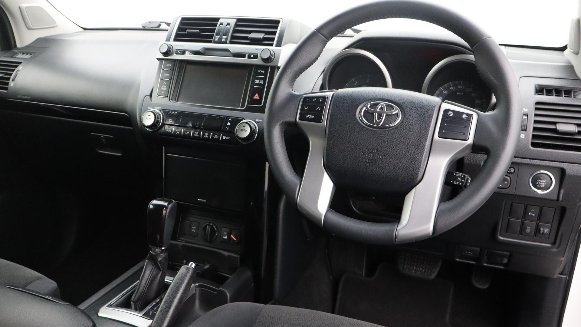 Toyota Landcruiser Prado image 4