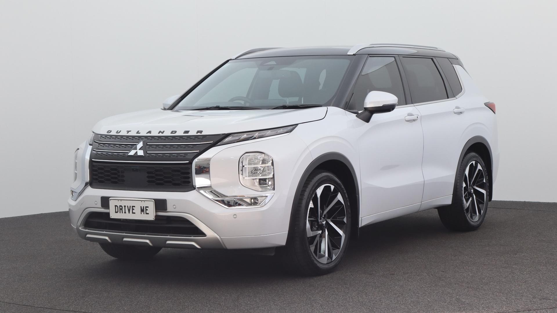 Mitsubishi Outlander image 1