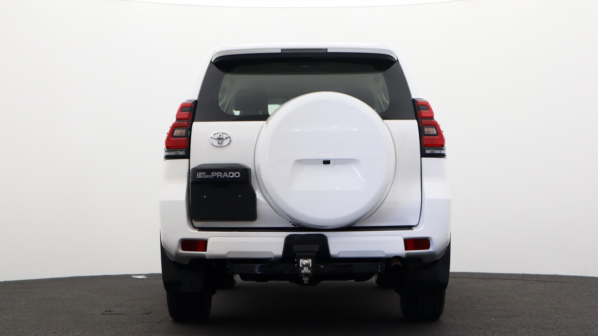 Toyota Landcruiser Prado image 3
