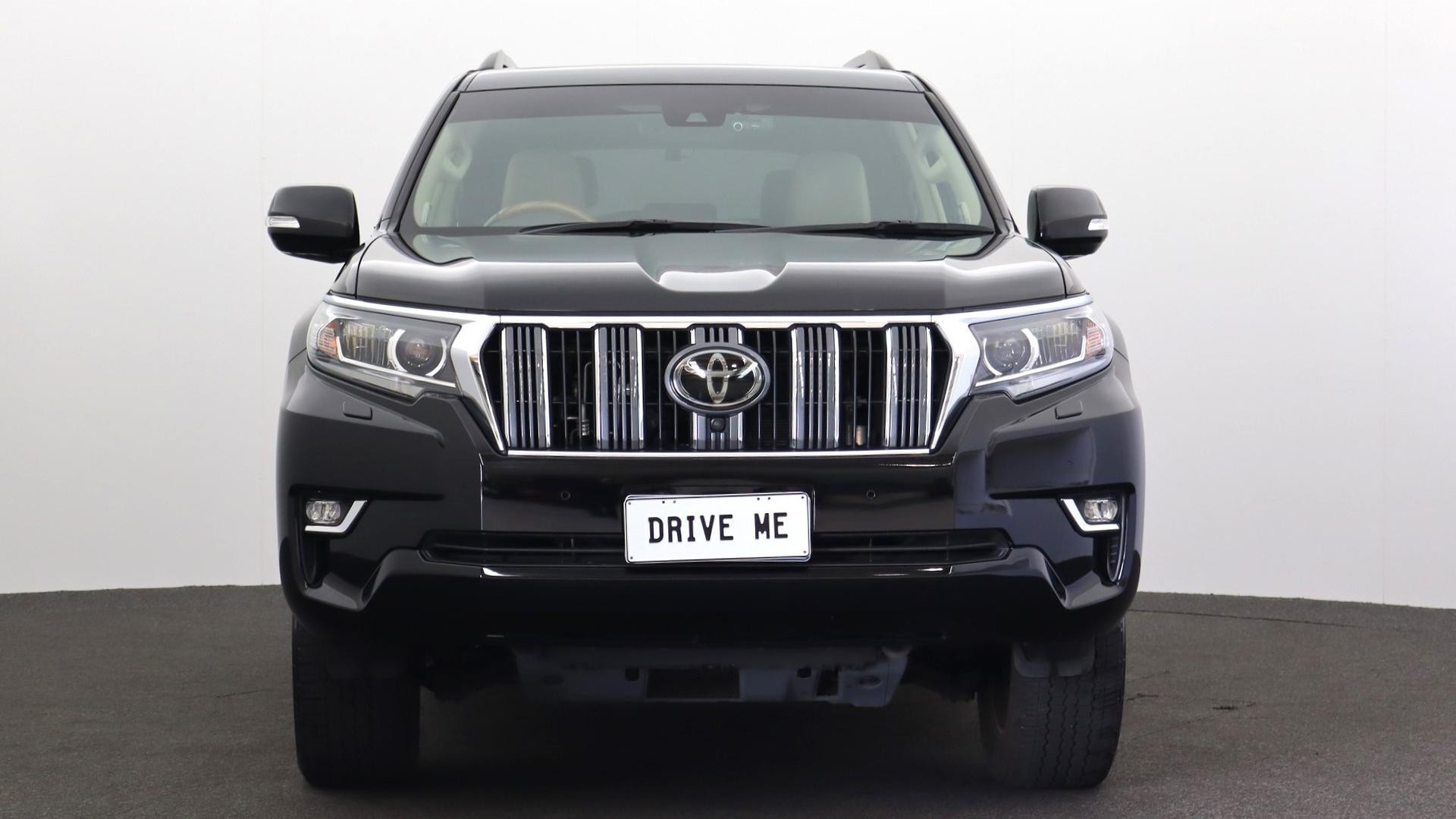 Toyota Landcruiser Prado image 2