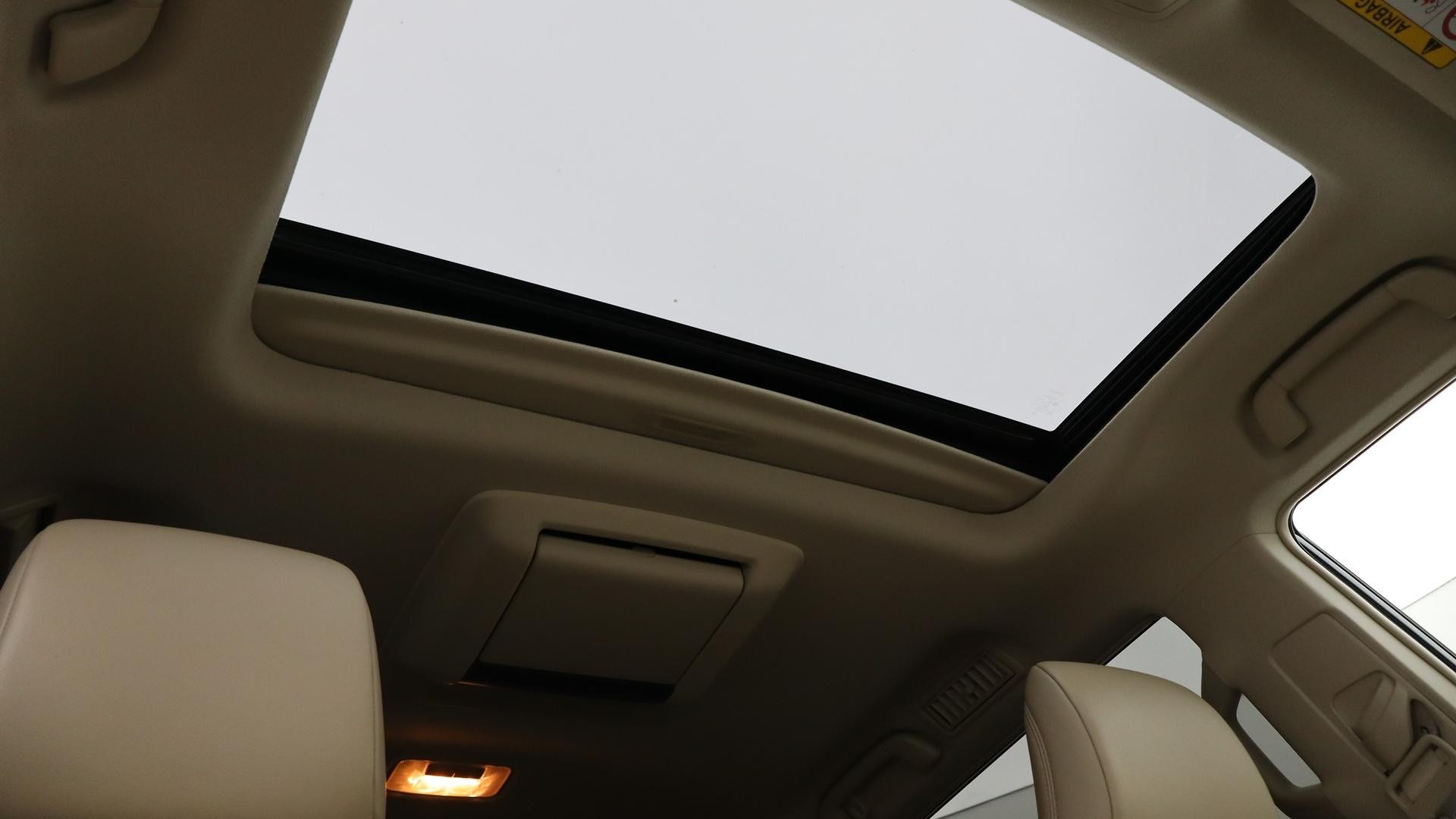 Toyota Landcruiser Prado image 4