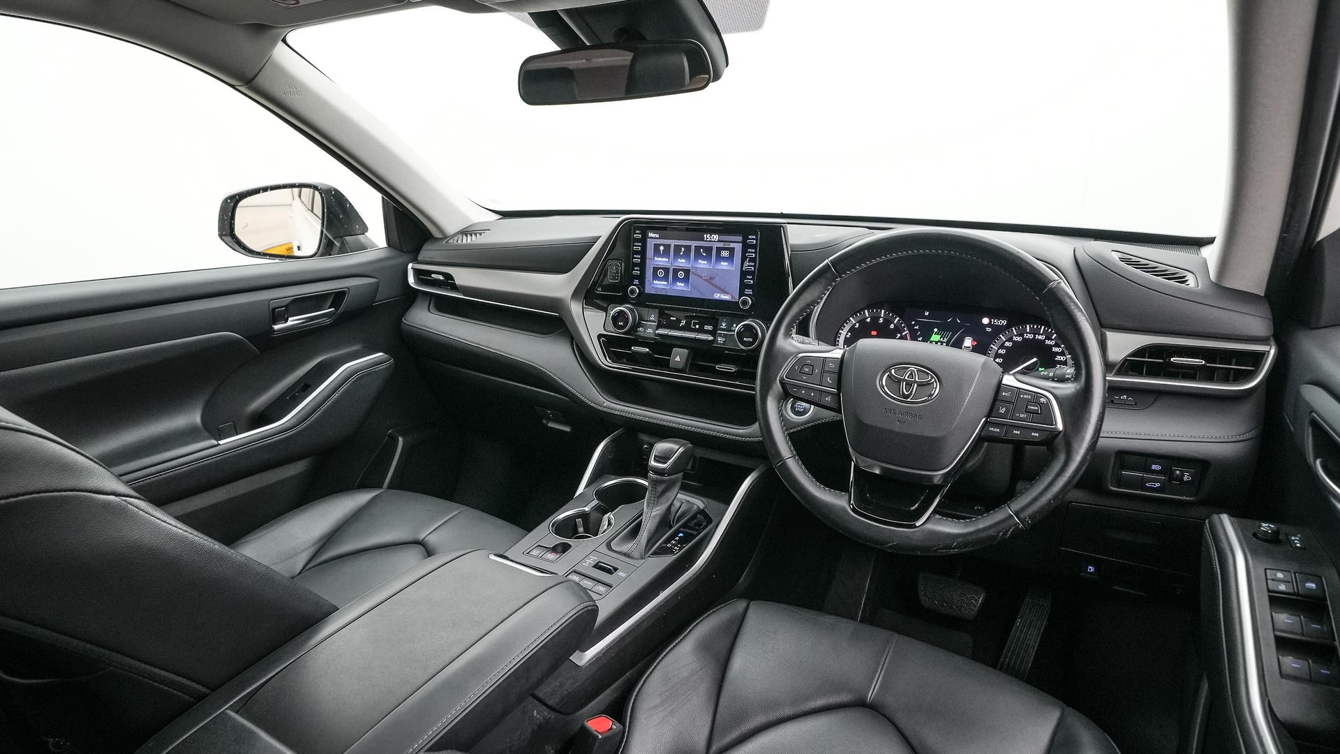 Toyota Kluger image 4