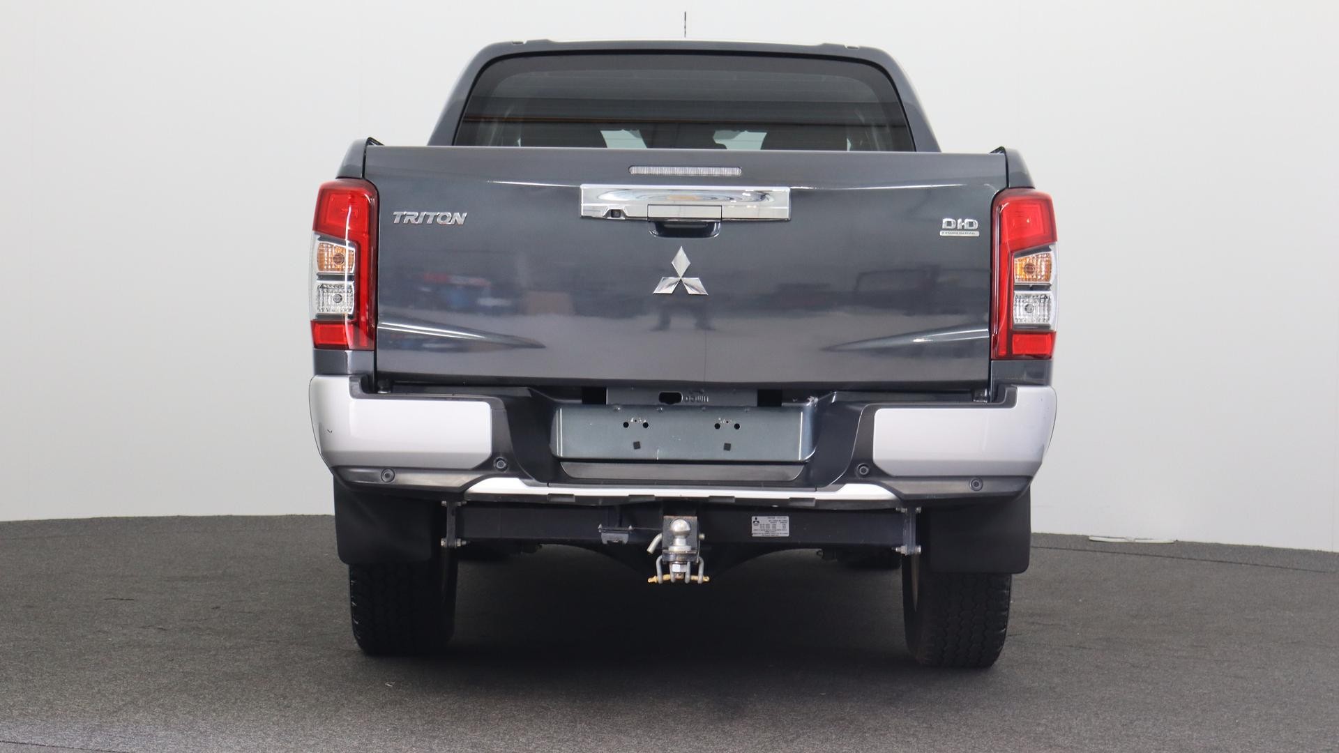 Mitsubishi Triton image 3