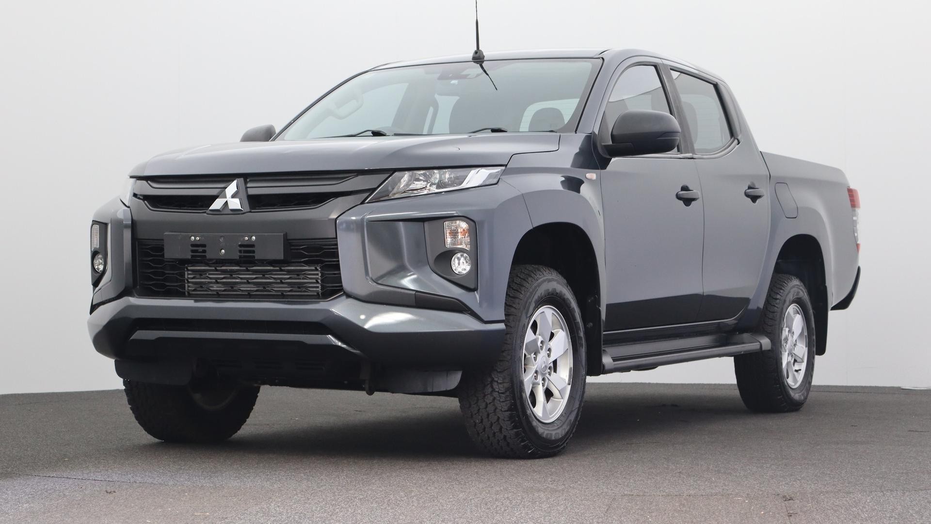 Mitsubishi Triton image 1