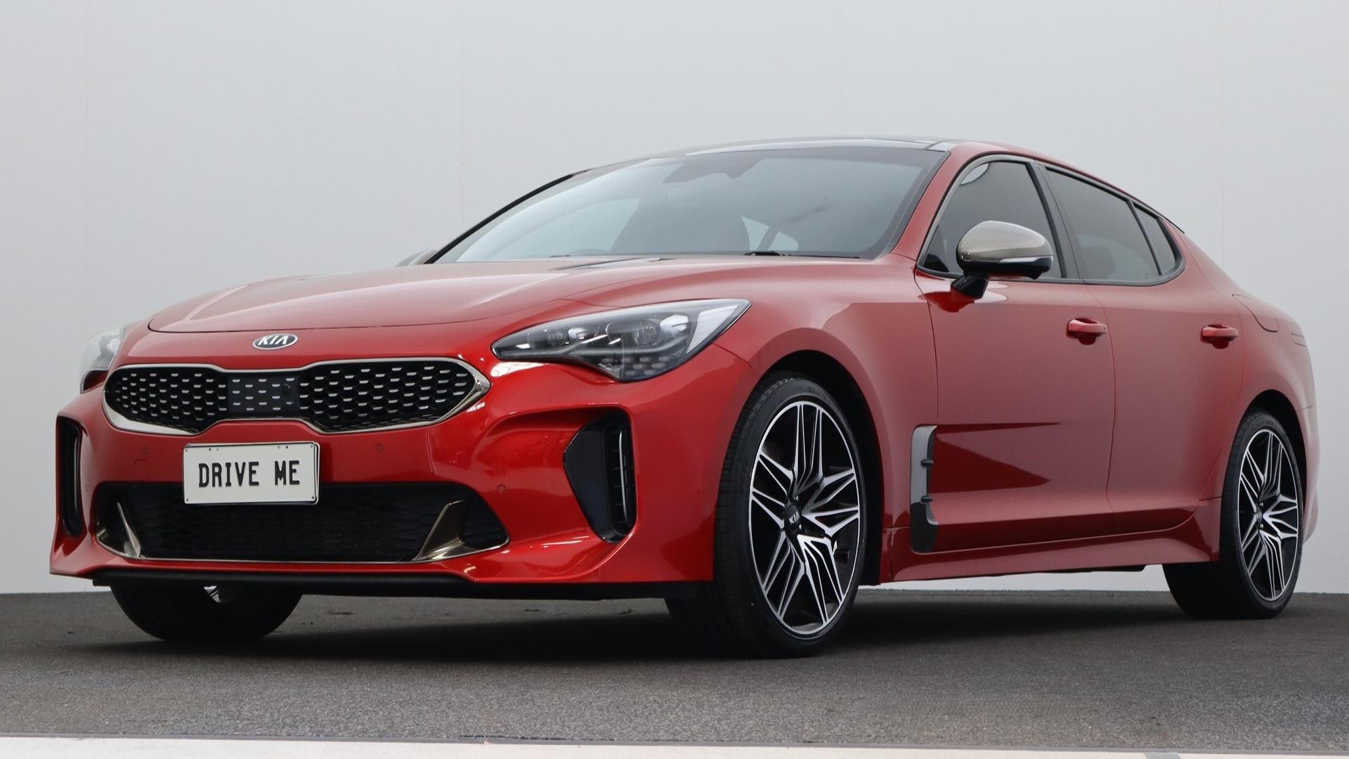 Kia Stinger image 1