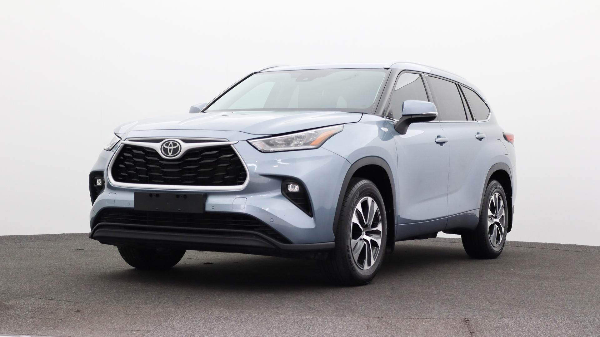 Toyota Kluger image 1
