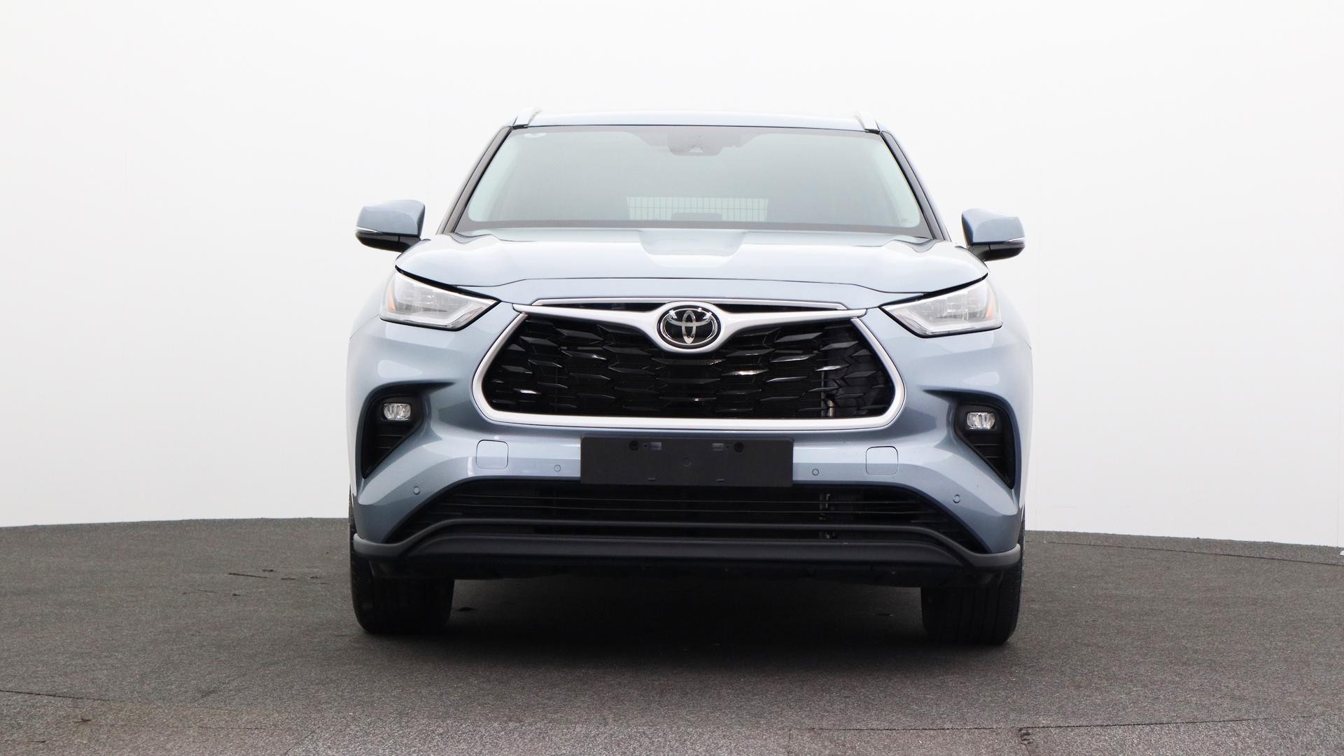 Toyota Kluger image 2