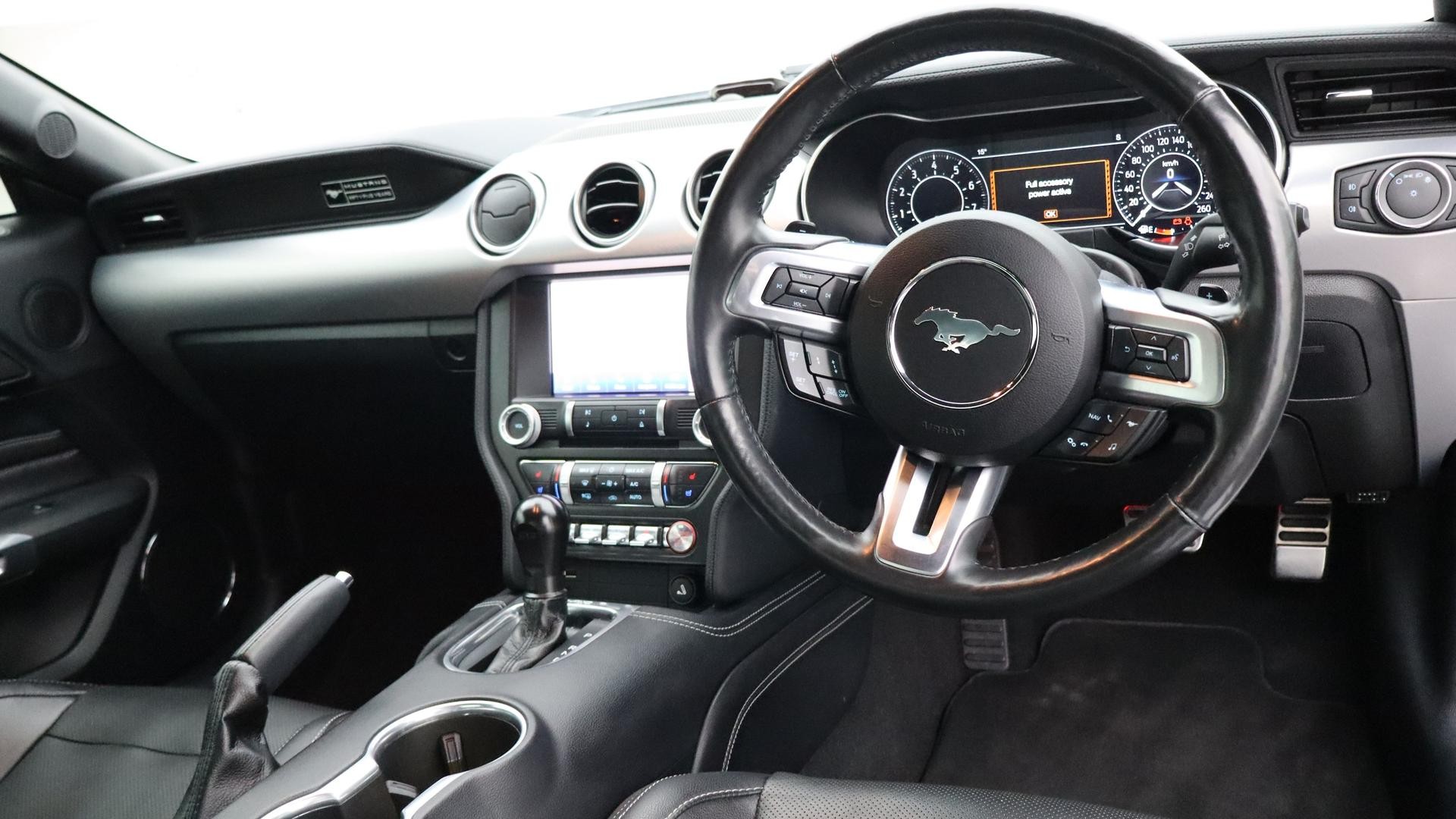 Ford Mustang image 4