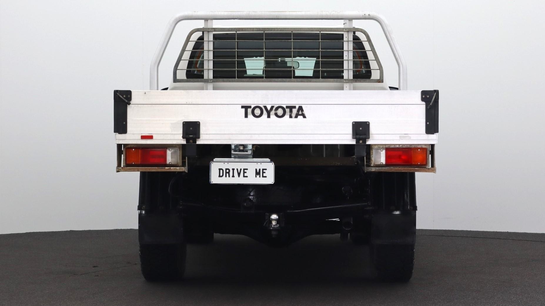 Toyota Hilux image 3