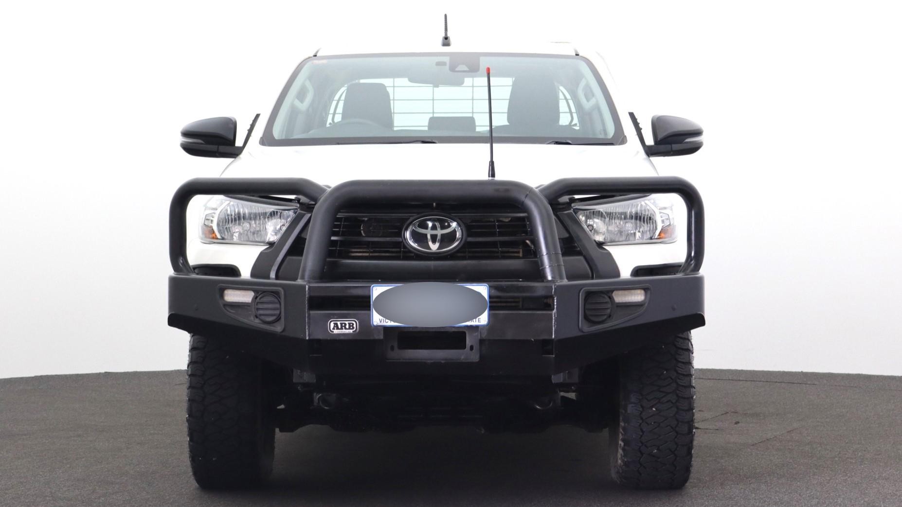 Toyota Hilux image 2