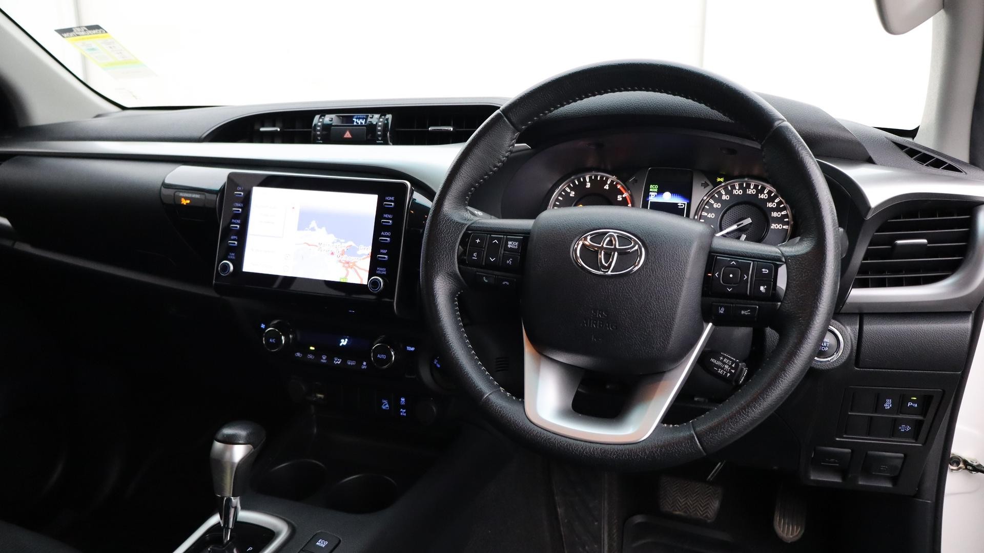 Toyota Hilux image 4