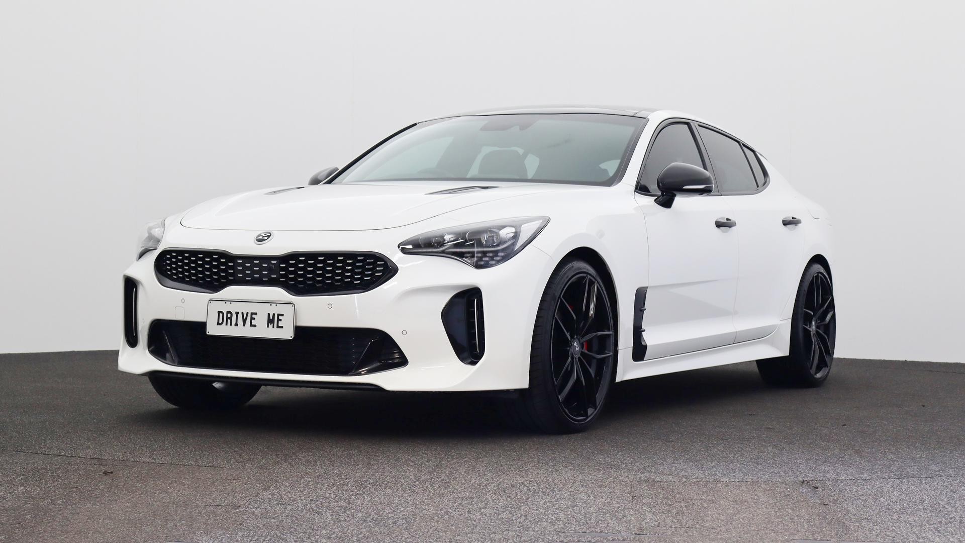 Kia Stinger image 1