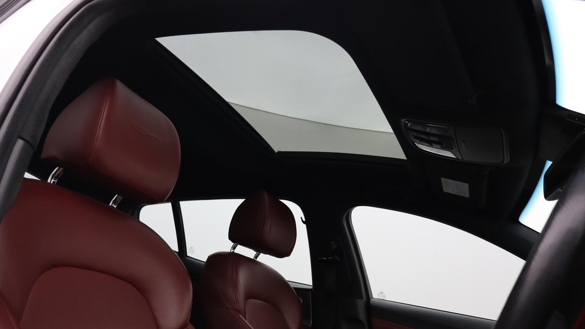 Kia Stinger image 4