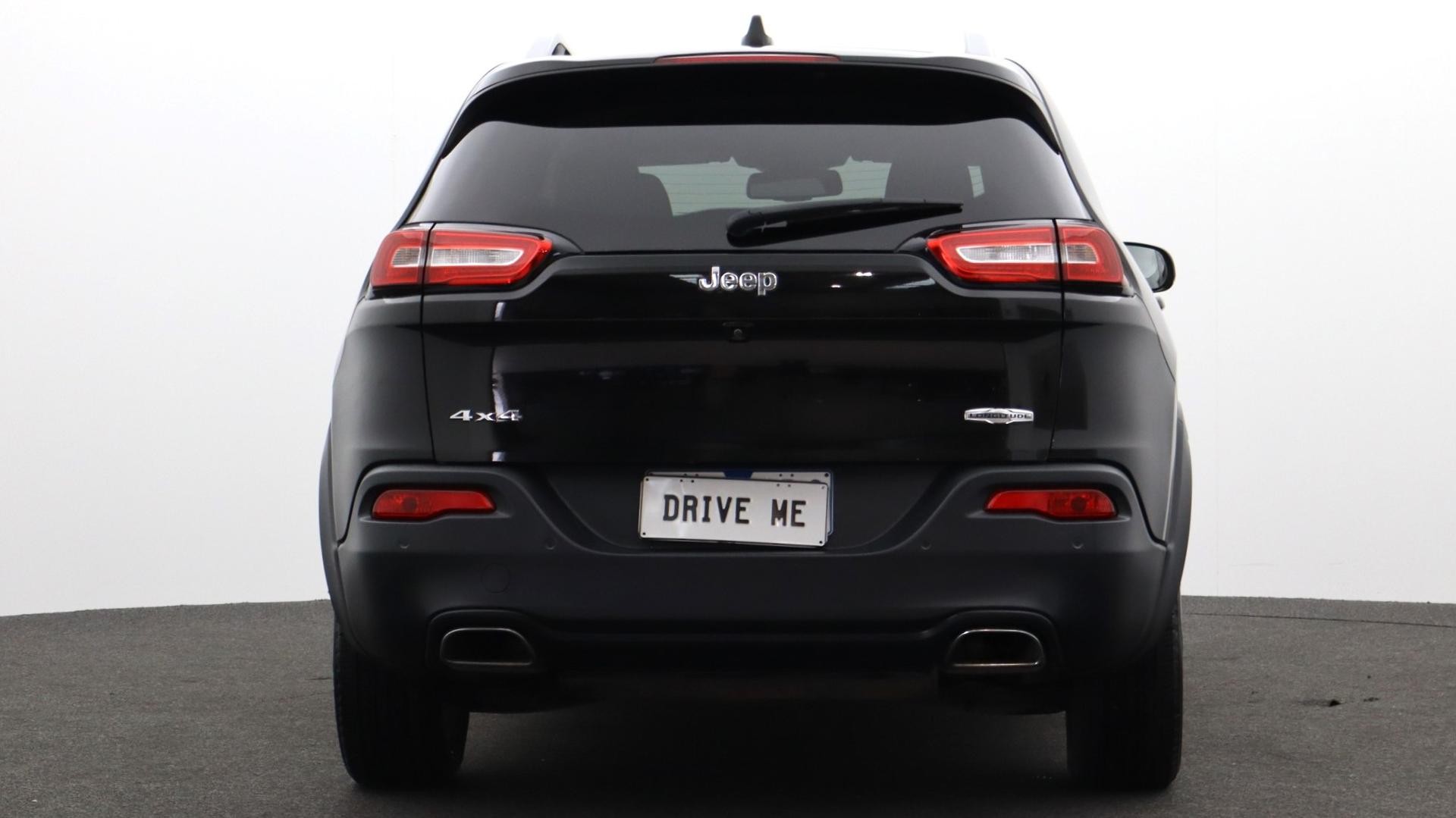 Jeep Cherokee image 3