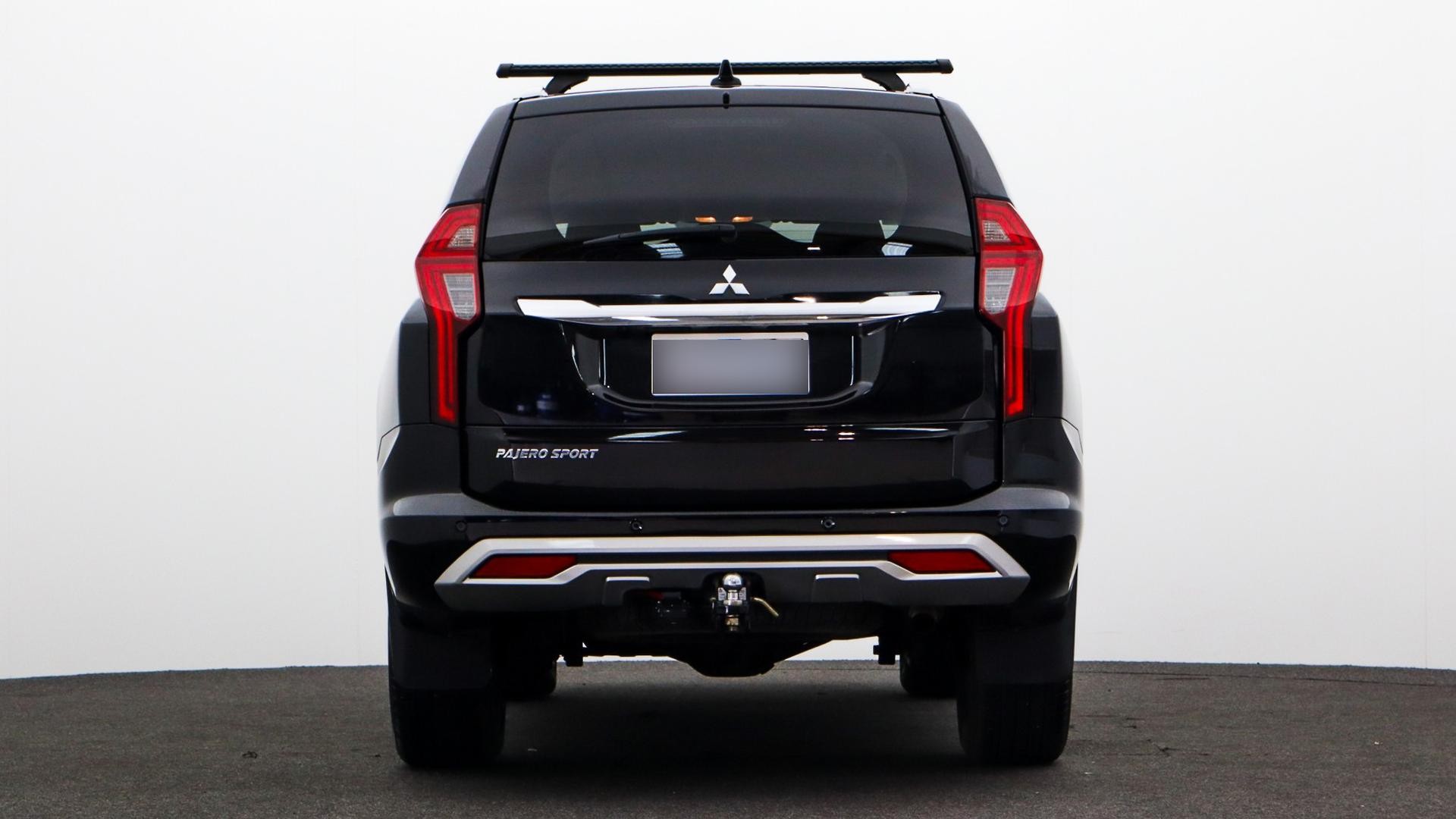 Mitsubishi Pajero Sport image 3