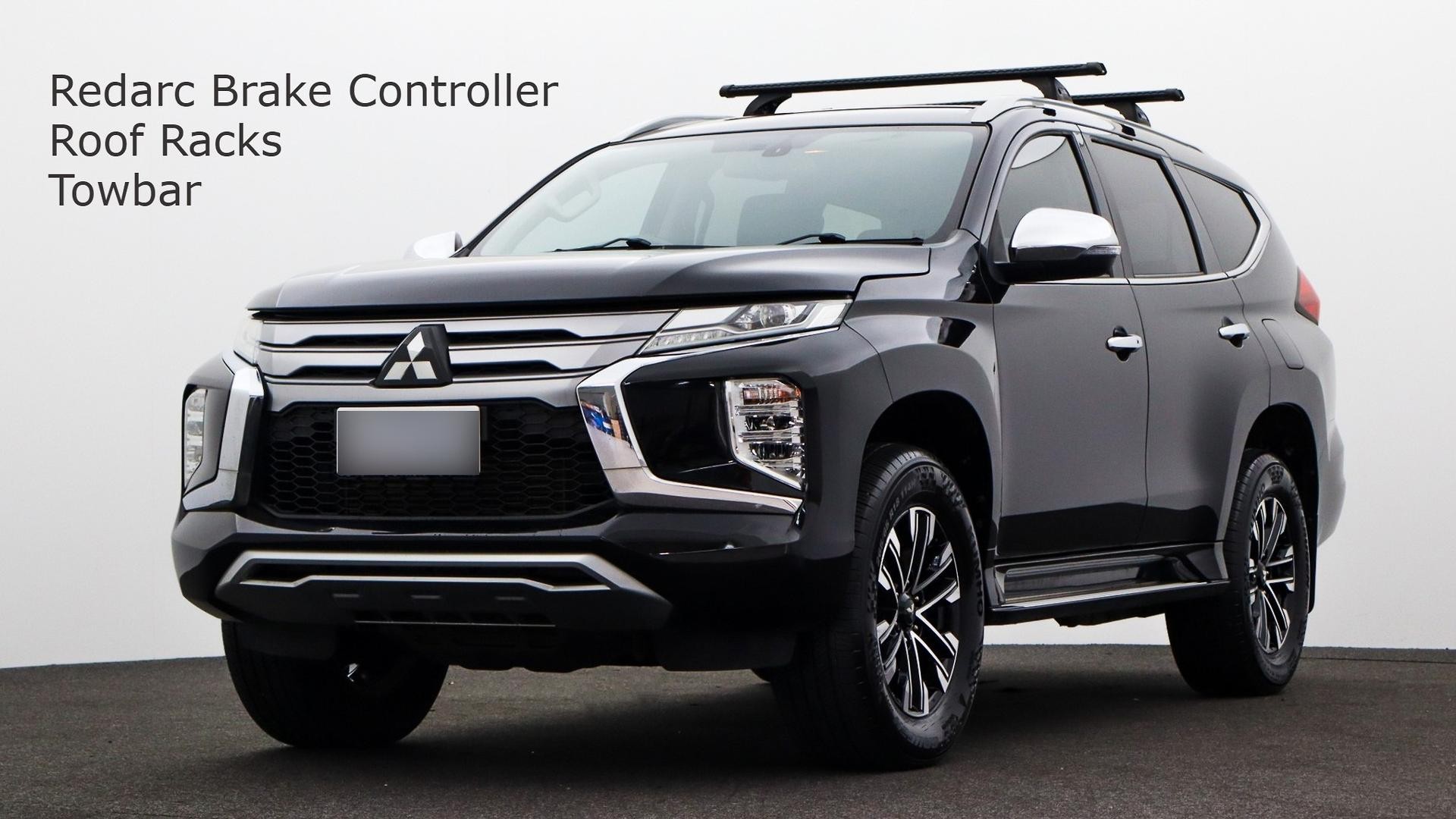 Mitsubishi Pajero Sport image 1