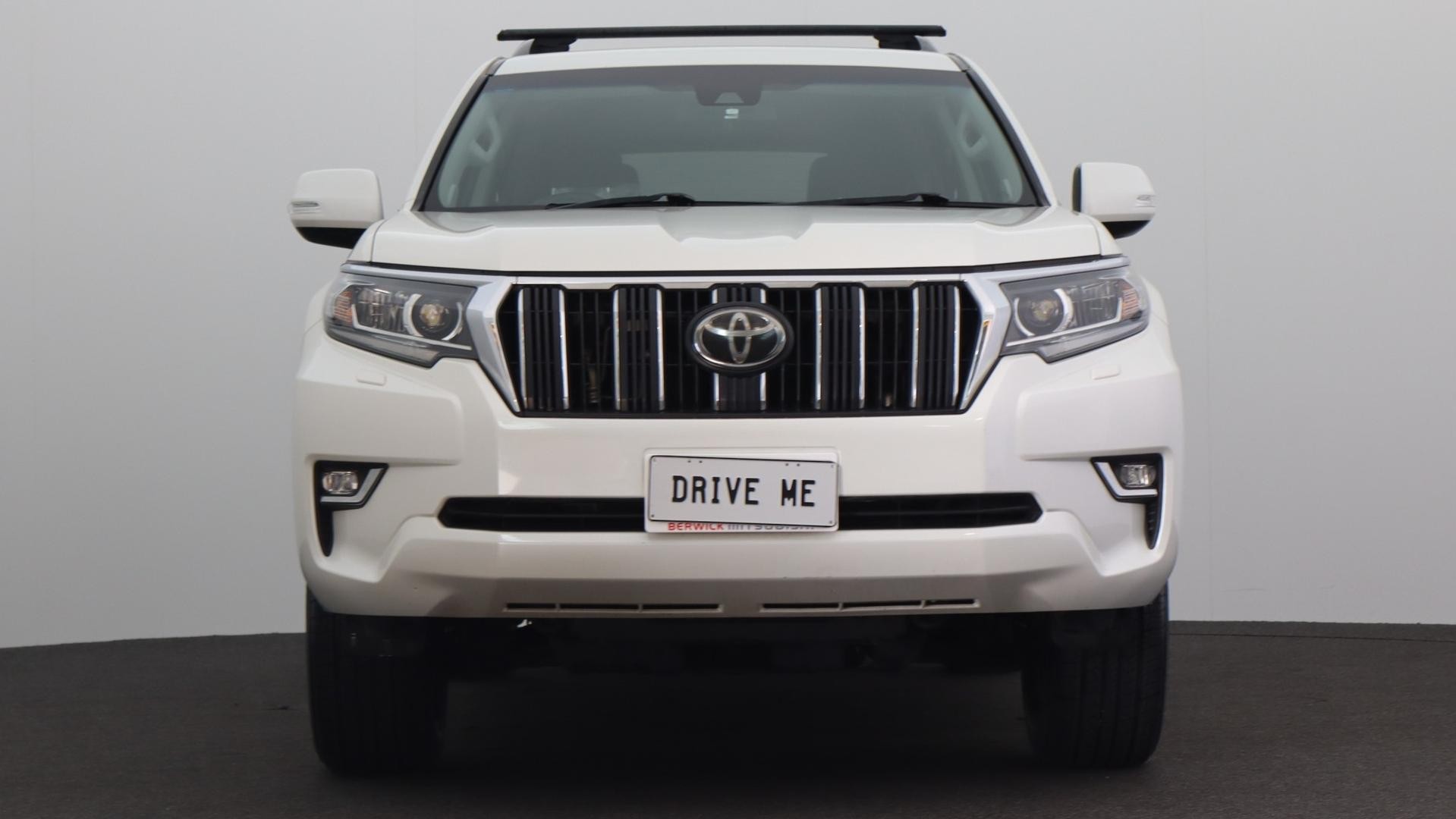 Toyota Landcruiser Prado image 2