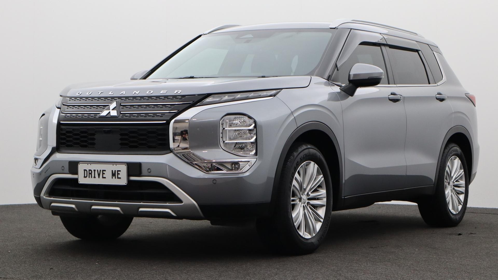 Mitsubishi Outlander image 1