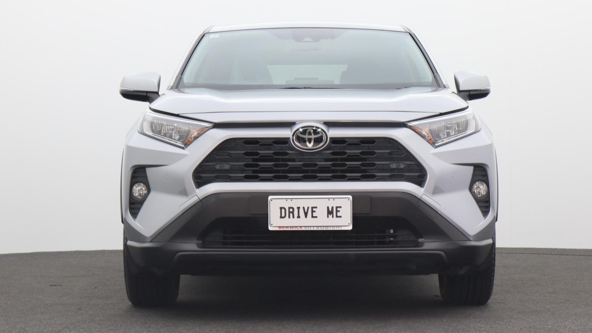 Toyota Rav4 image 2