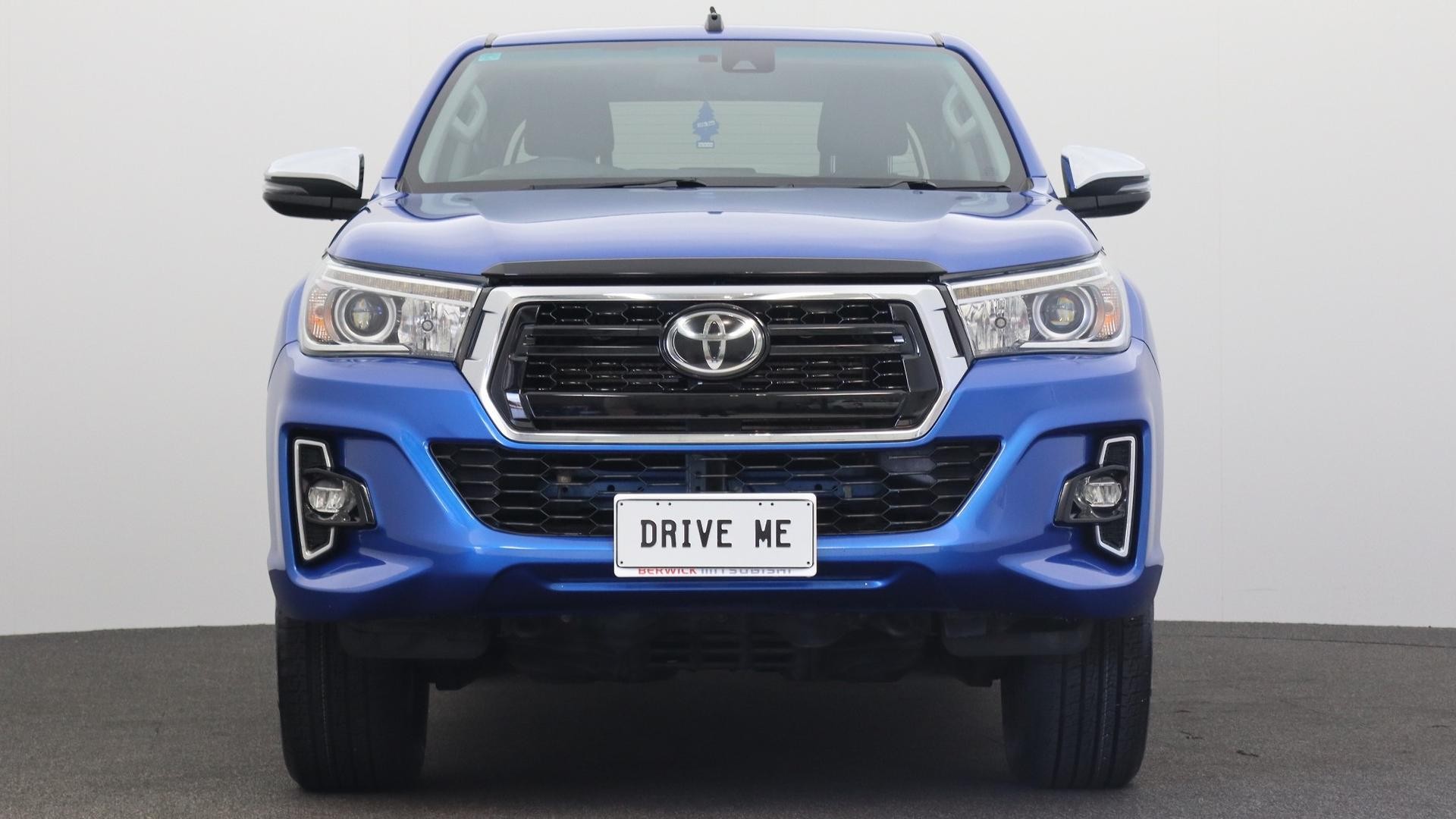 Toyota Hilux image 2