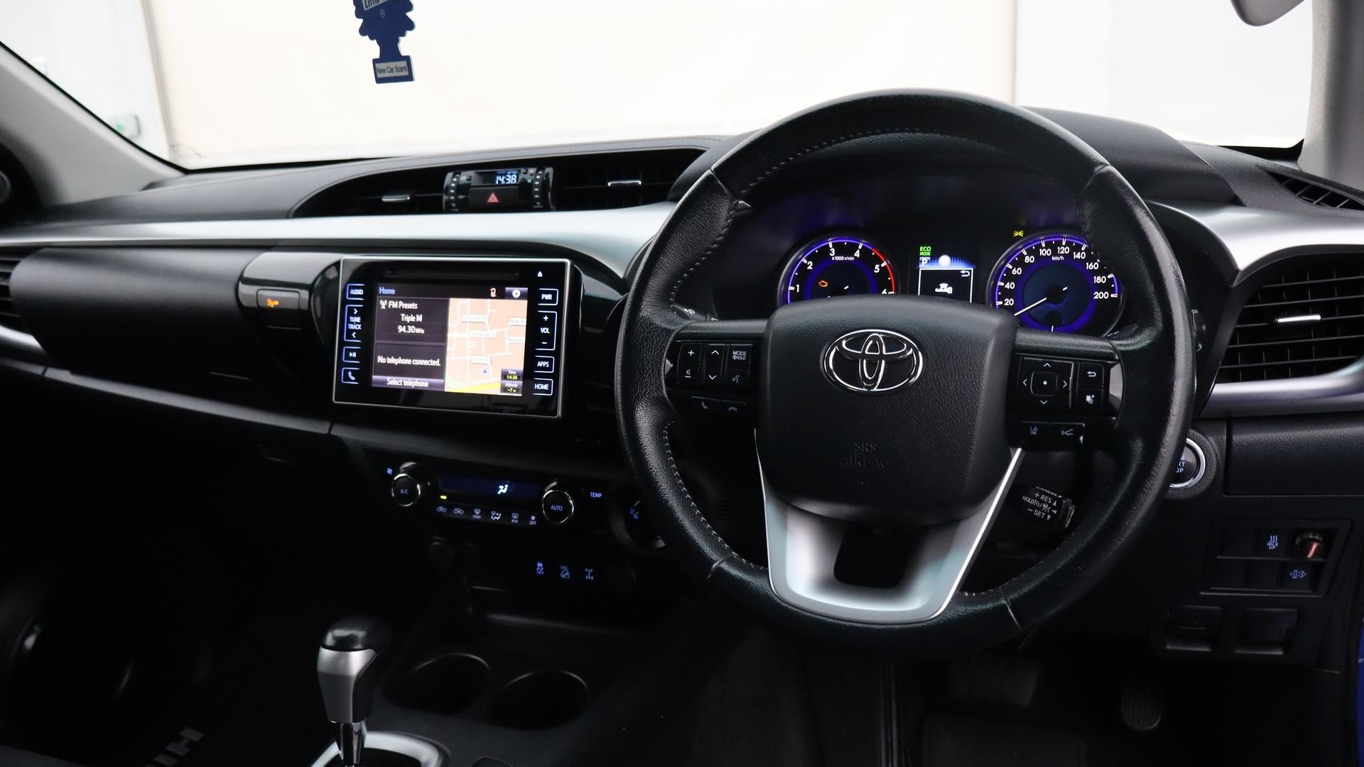 Toyota Hilux image 4