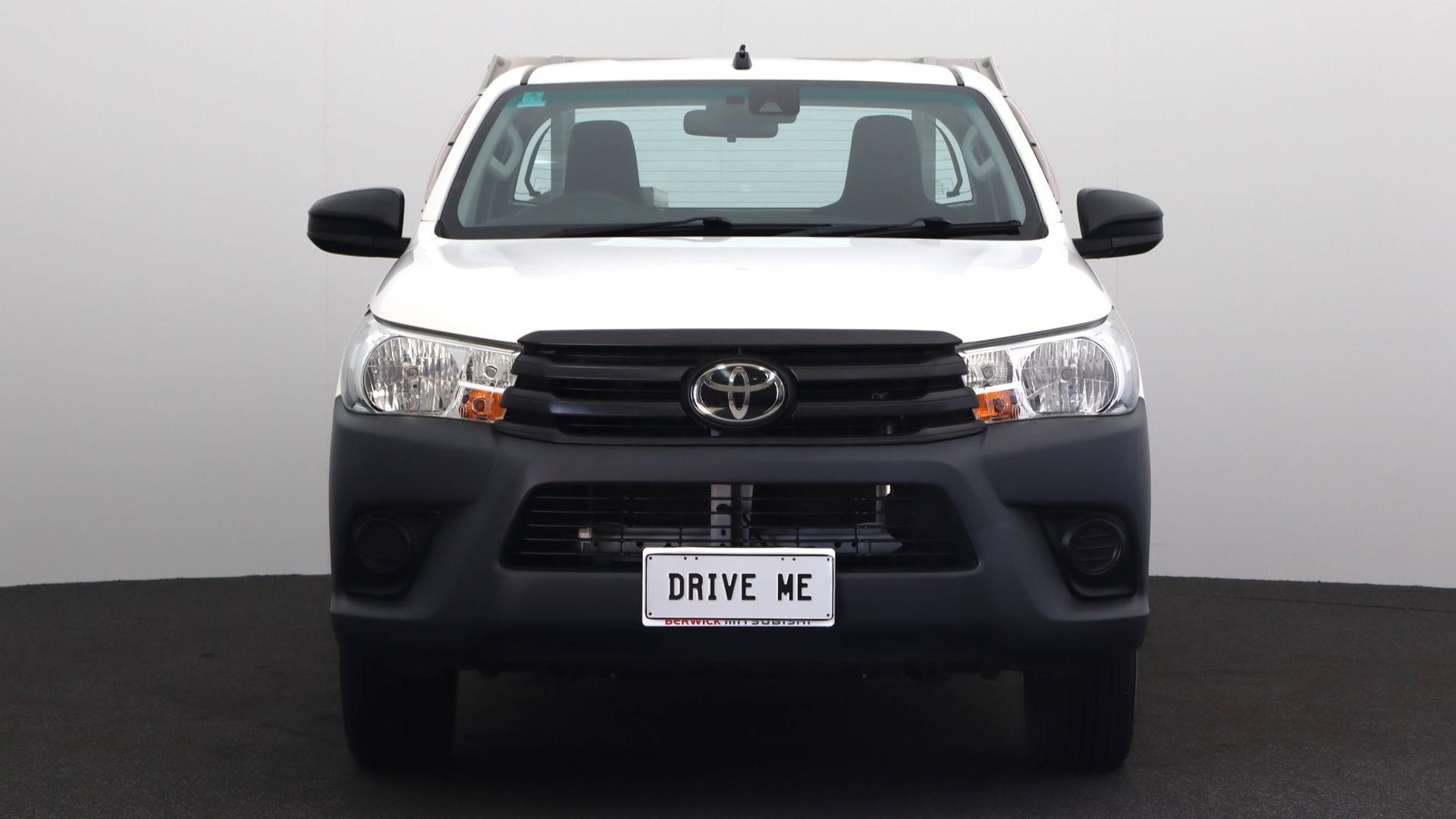Toyota Hilux image 2