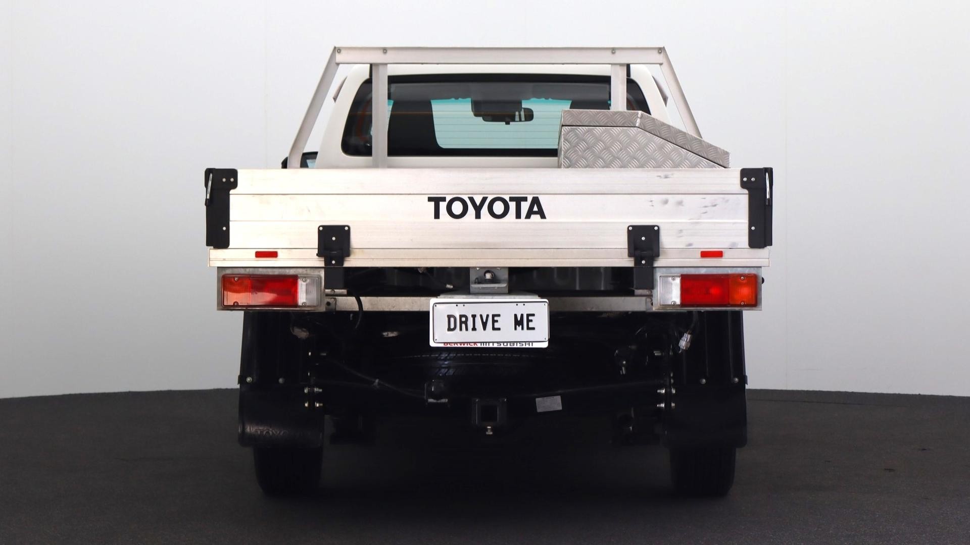 Toyota Hilux image 3